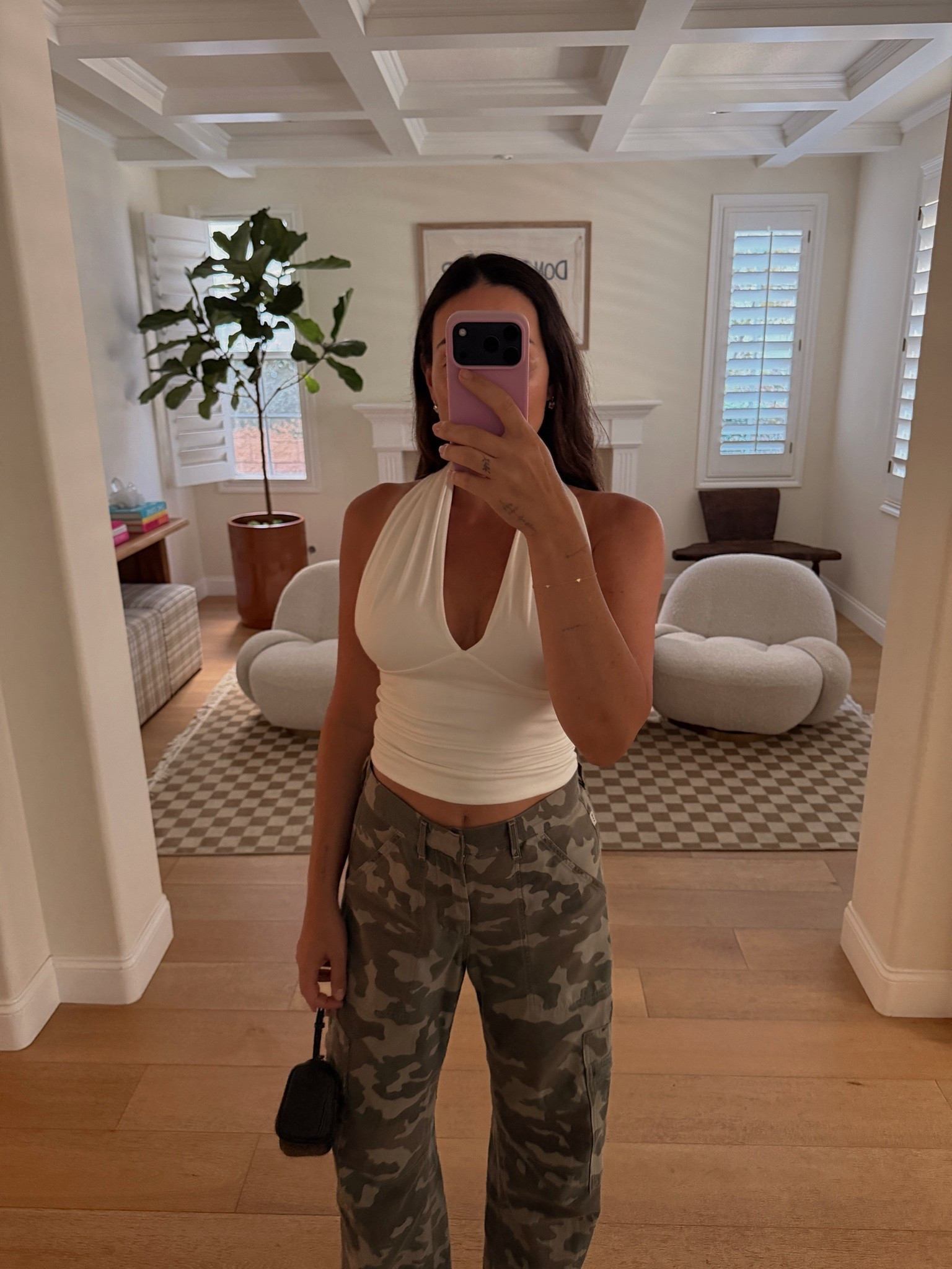 Most flattering halter 
Size small
Size 26 cargos

#LTKootd #LTKdayinmylife #LTKOver40