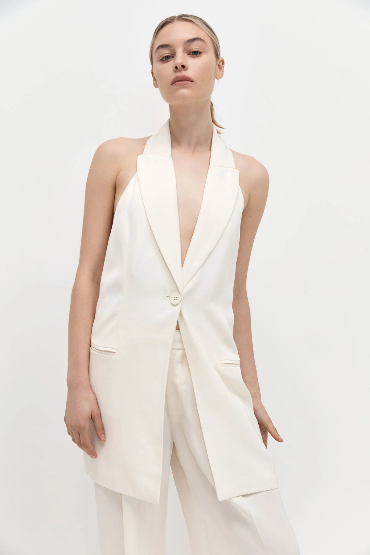 Helm Vest - Cool White | St. Agni