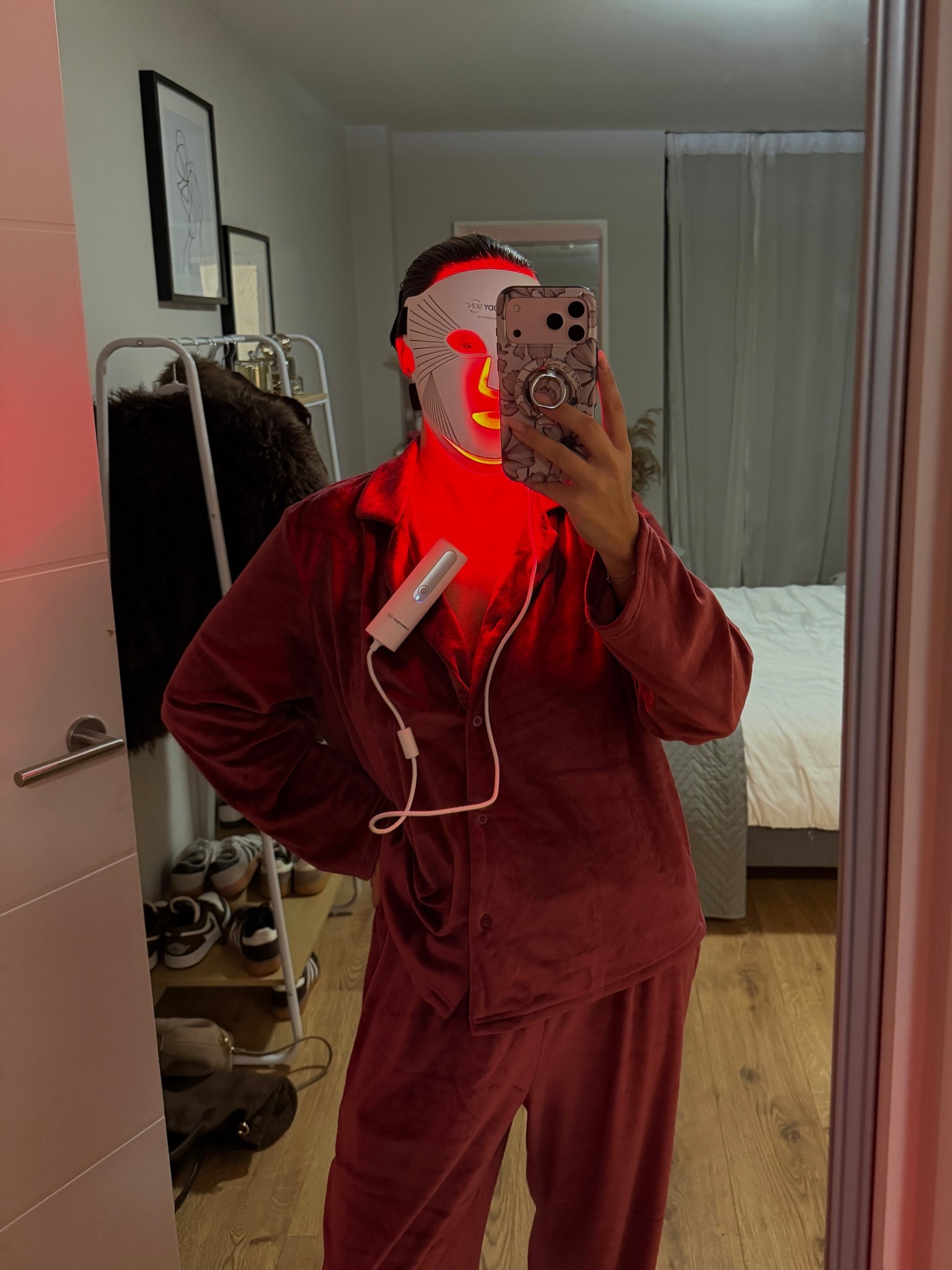 Perfect Christmas present! My code SARAHROB will get you an extra 20% off ✨

LED mask

#LTKbeauty #LTKgiftguide #LTKCyberWeek