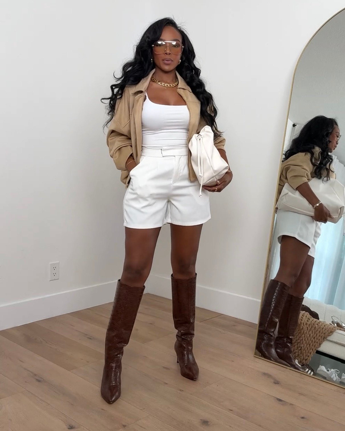 I am so obsessed with these white shorts. I needed to find a way to make it fall inspired. What do you guys think of this look?

Size small I’m 5’4 | 140lbs | 36D -27 -40  IG & YT: kirasfashionfinds TT: kiraabboud 

#Outfitinspiration #fashionstyle #outfit #outfitideas #autumn #fallfashion #simpleoutfit #fall #momoutfit #casualoutfit #streetwear 

#LTKU #LTKItBag #LTKFindsUnder50