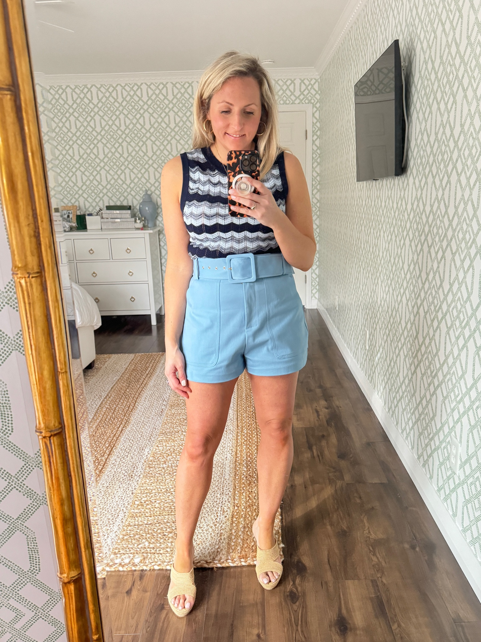~ this short and top combo is a new favorite for going out/date nights! Sweater is true to size, shorts run small so be sure to size up! @ramybrook 