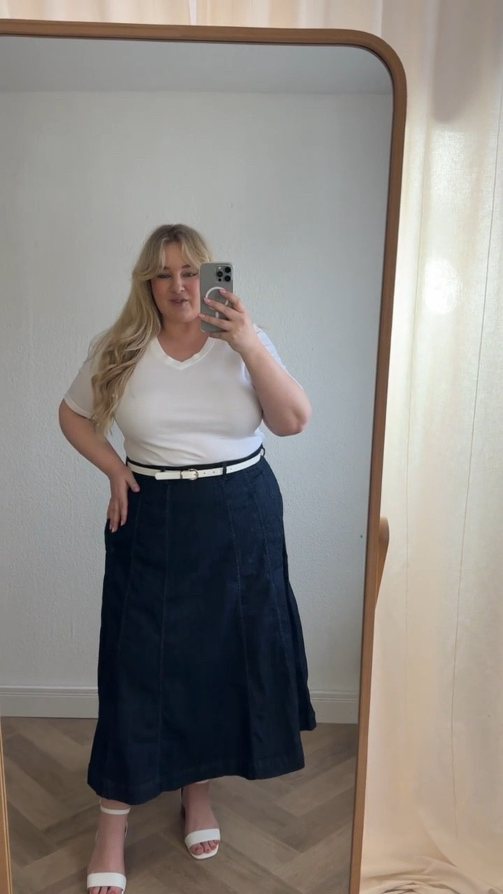 Jeansrock klassisch gestylt 🥰

15% sparen mit dem Code: beau15ty
vom 17.03. -einschl. 19.03.2026
einmalig einlösbar pro Kundin
gilt in DE App & Webshop

#denim #plussizefashion #jeansrock

#LTKplussize #LTKspring #LTKdeutschland