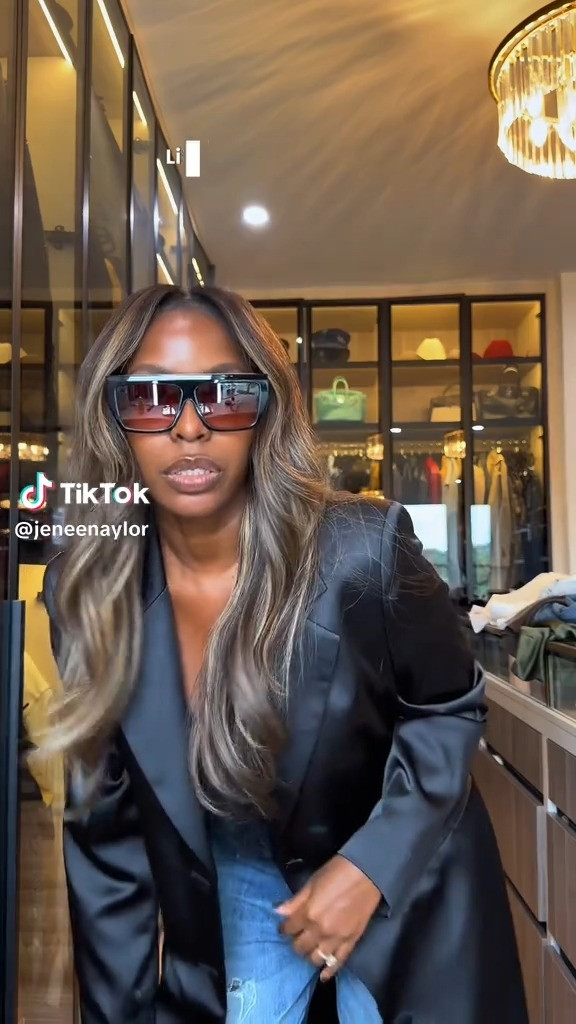 I actually LOVE a #travelfit! Shop the look! 

 #LTKgrwm #LTKootd #LTKTravel