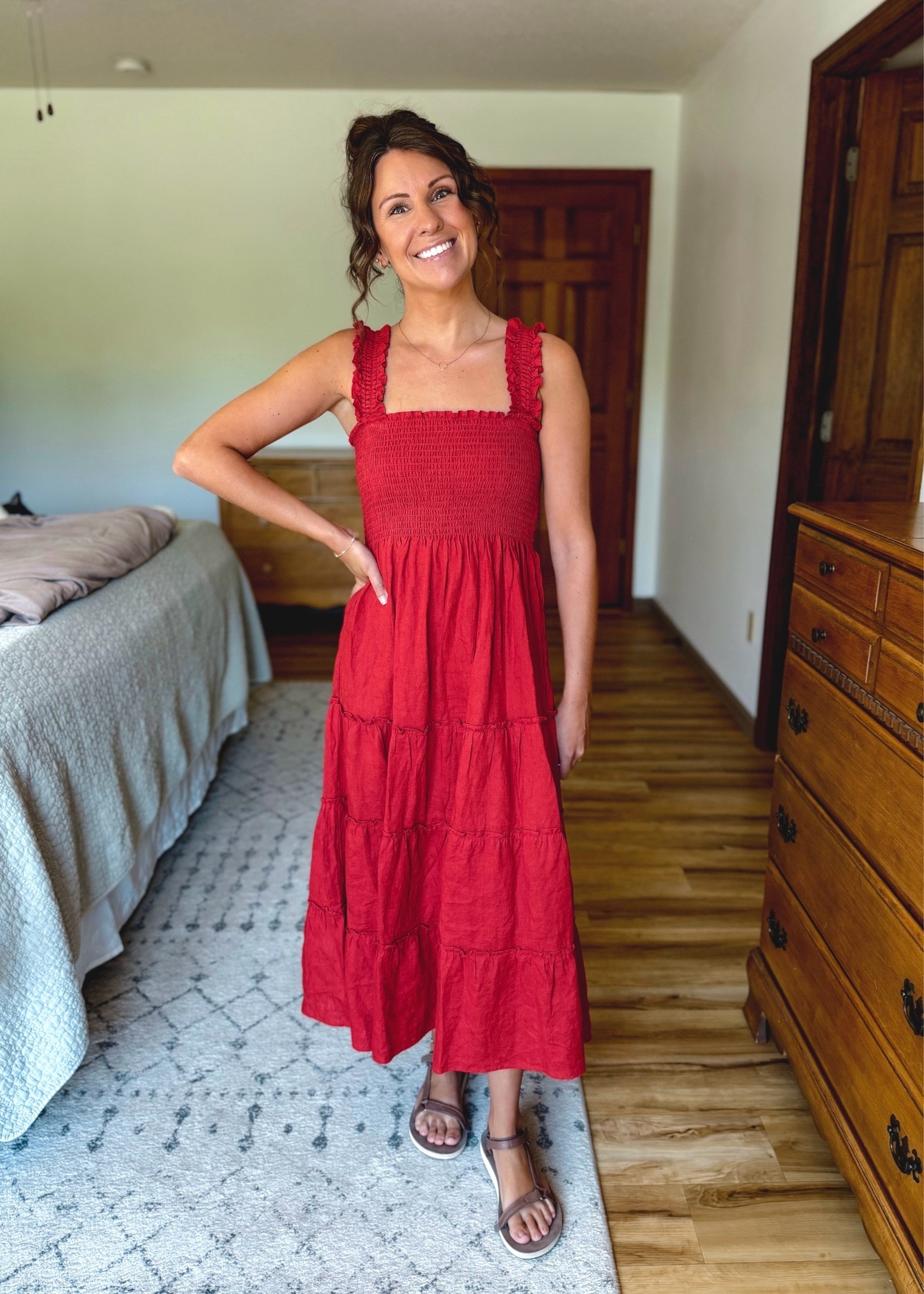 xs in my linen dress (I also own the black and tan ones) and 6 in my Teva sandals♥️

#LTKPetite #LTKSeasonal #LTKootd
