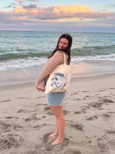 Ocean tote bag 🐬🐋✨

#LTKitbag #LTKGiftGuide #LTKstyletip