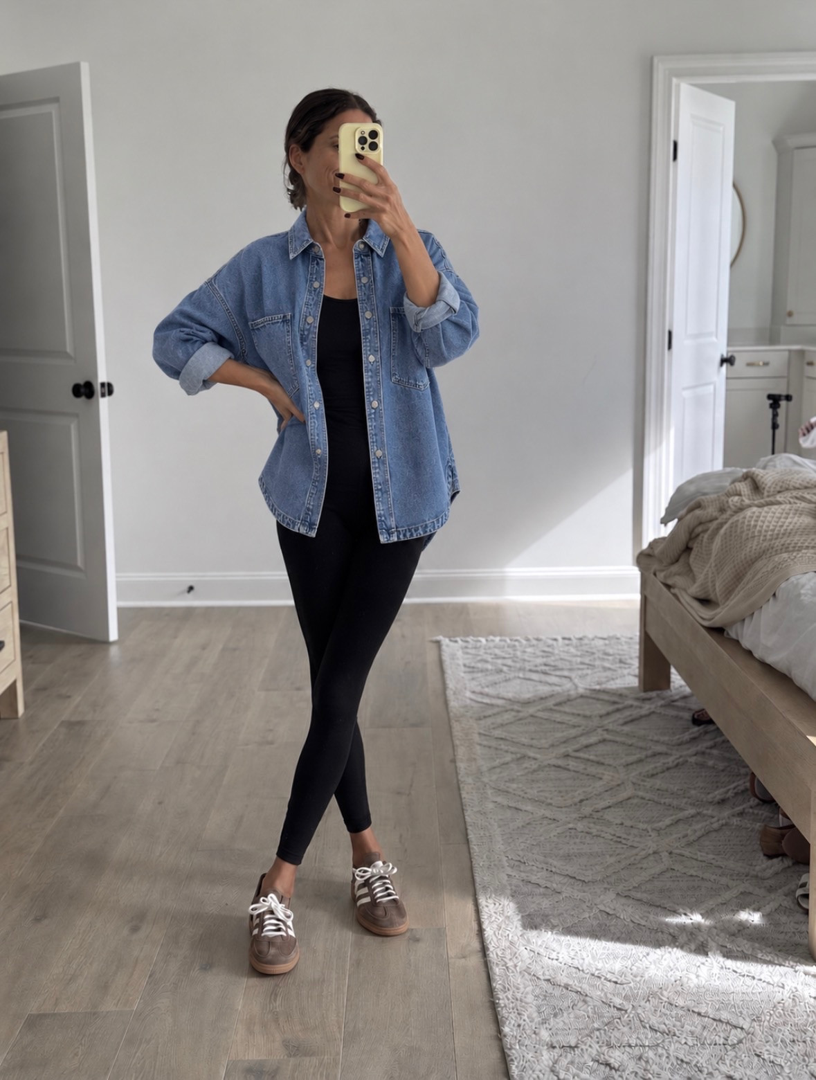 The kind of fall outfit I’ll reach for over and over 🤎 Leggings, sneakers + an oversized denim shirt = comfy, easy and still put together. Perfect for busy everyday days! 🍂

#LTKSeasonal #LTKmomlife #LTKootd