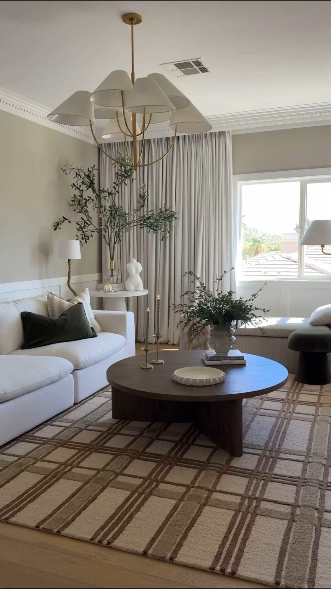 Living room 

#LTKmomlife #LTKHome #LTKSeasonal