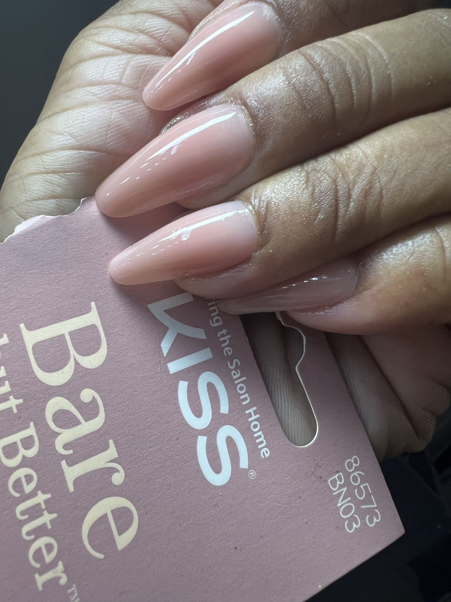These #kiss nails from #target are thee best! So natural and easy to apply! 10 out of 10, highly recommend! 🫶🏽✨
