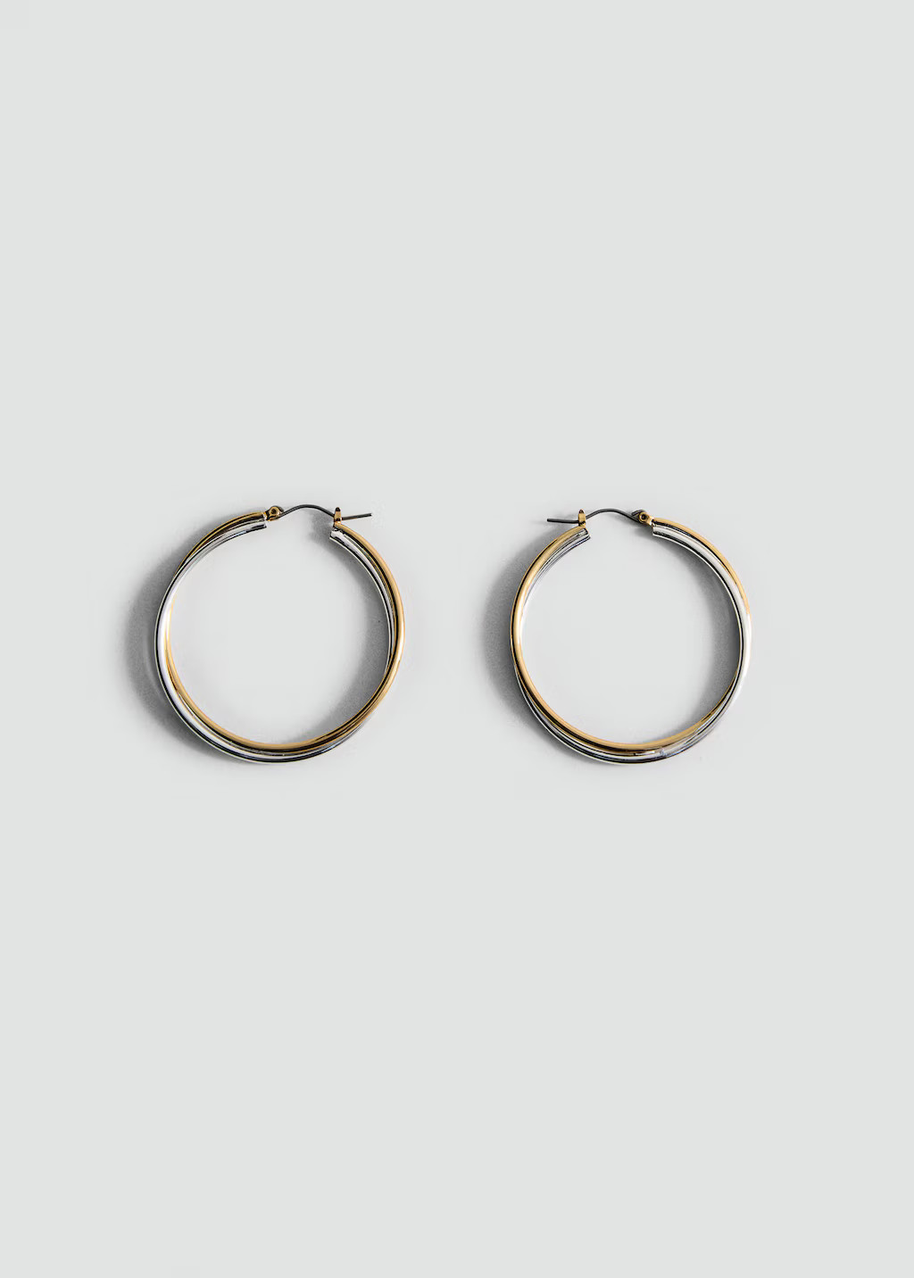 Two-tone double-hoop earrings | Mango (US/MX/AU)