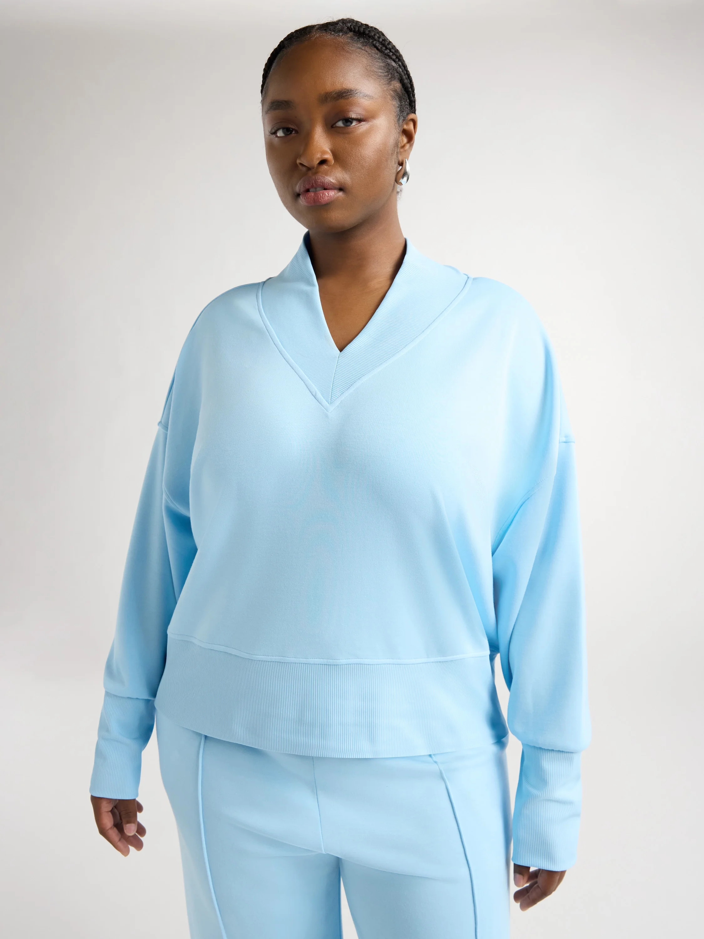 Scoop Women's and Women's Plus Ultimate ScubaKnit V-Neck Sweatshirt, Sizes XS-4X | Walmart (US)