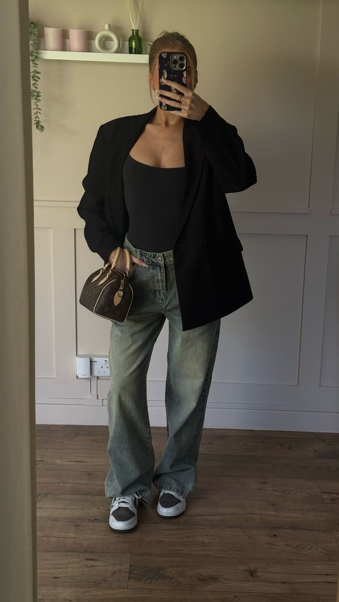 Blazer - Zara, Bodysuit - Skims, Jeans - WhiteFox, Trainers - Nike dunks

Casual style, spring style, spring outfit, blazer, blazer and jeans

#LTKuk #LTKsummer #LTKspring