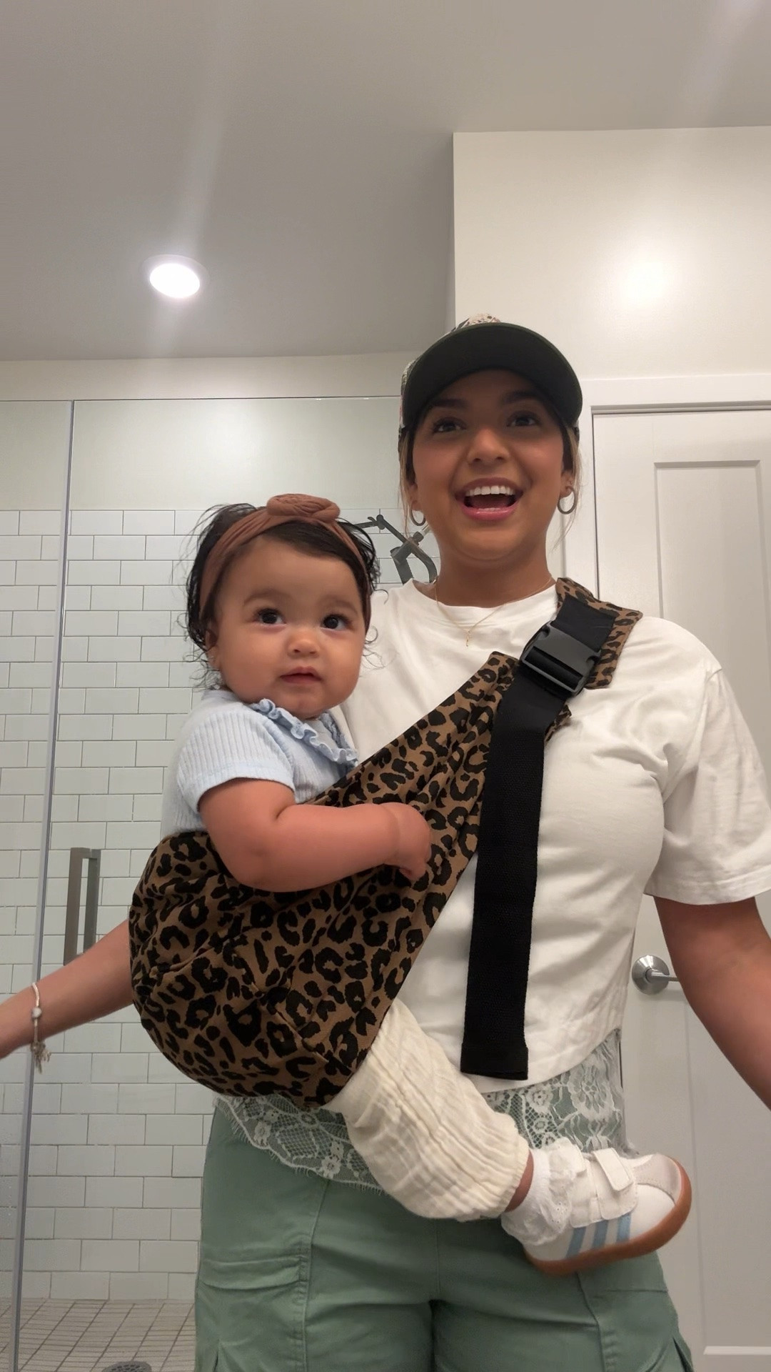 Amazon Baby Sling 👶🏻🤍