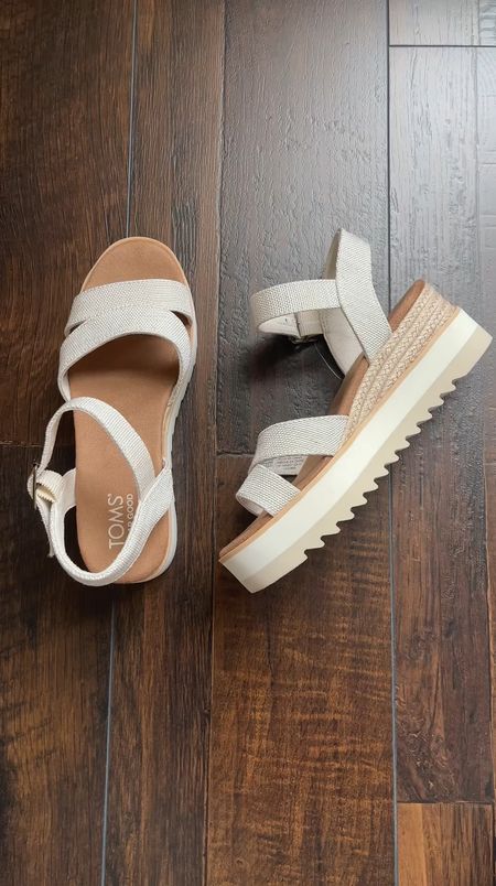 These flatform sandals are perfect for summer! ☀️ Super comfortable and stylish. Great for vacation because it pairs well with sun dresses or linen pants! 🤎

#LTKsalealert #LTKfindsunder100 #LTKVideo