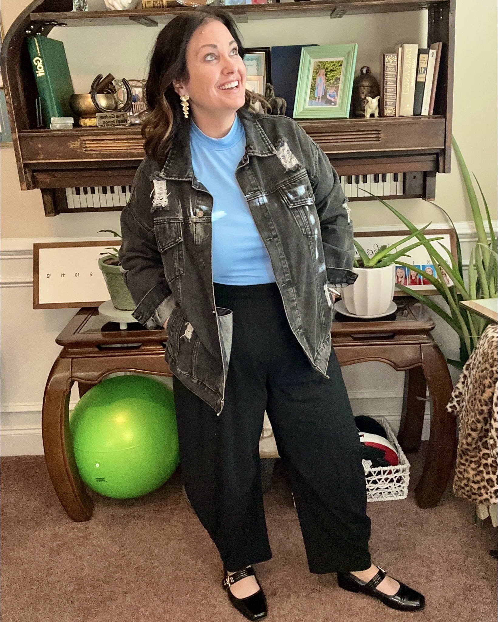 I am so ready to wear this oversized denim jacket again this year! I love it! I’m in the large here, so size down ❤️

#LTKGiftGuide #LTKMidsize #LTKootd