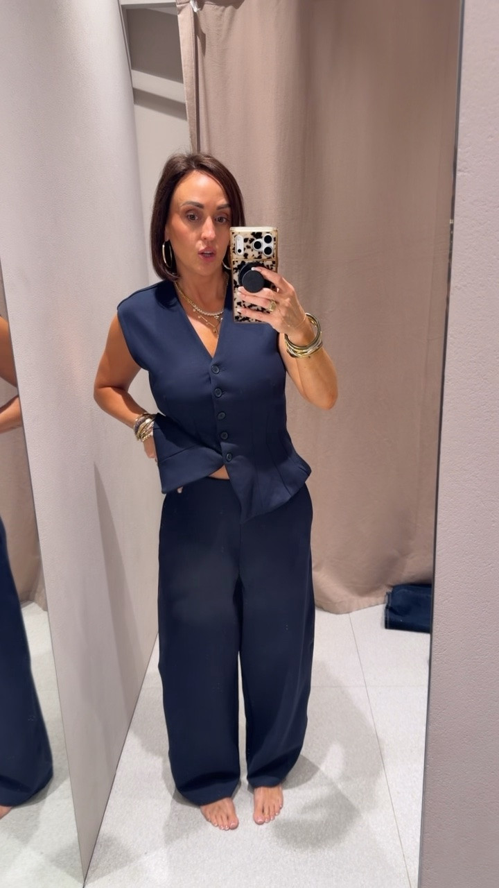 Come try on the latest Zara finds with me! From elevated basics to chic statement pieces, these are the styles currently catching my eye. Which look is your favorite? 🤍

Everything is linked on my LTK so you can shop the finds!

#Zara #ZaraHaul #ZaraTryOn #ZaraFinds #LTKStyle #LTKFashion #FashionFinds #OutfitInspo #AffordableFashion #EverydayStyle