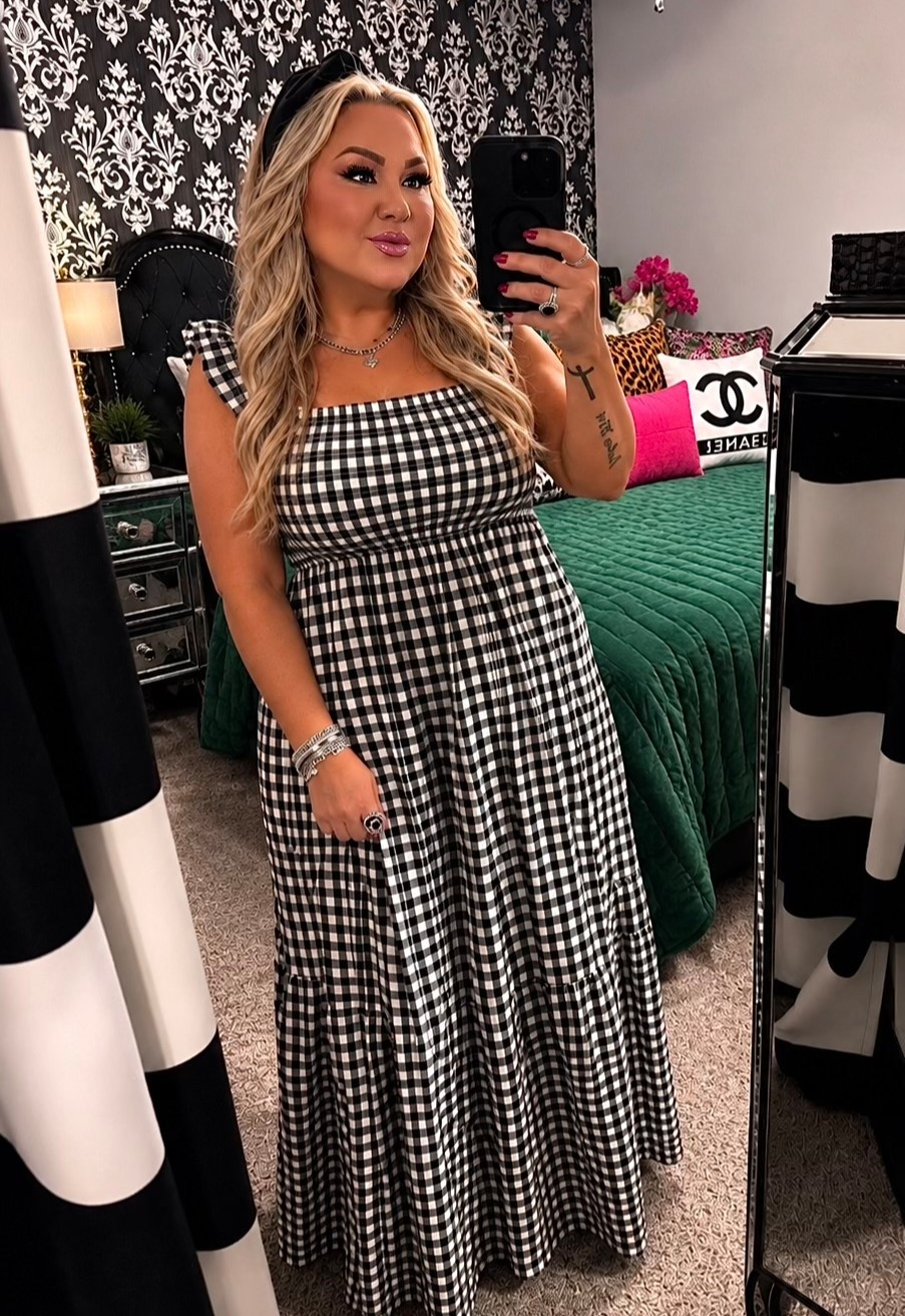 ✨ Currently obsessed with this dress. ✨

Black and white gingham is one of those prints that never goes out of style—it’s classic, feminine, and somehow makes you look put together even when you’re keeping things simple.

I love that this one is comfortable enough to wear all day but still feels polished. Add great hair, a little glow, and a cute bag and suddenly you look like you had your life together the whole time. 😏🖤

Luxury on a budget is always the goal around here, and this dress is giving effortless chic without the designer price tag.

Would you wear this for brunch, date night, or a summer event? 👇

#ginghamdress #blackandwhitestyle #summerstyle #affordablefashion

#LTKootd #LTKgrwm #LTKOver40