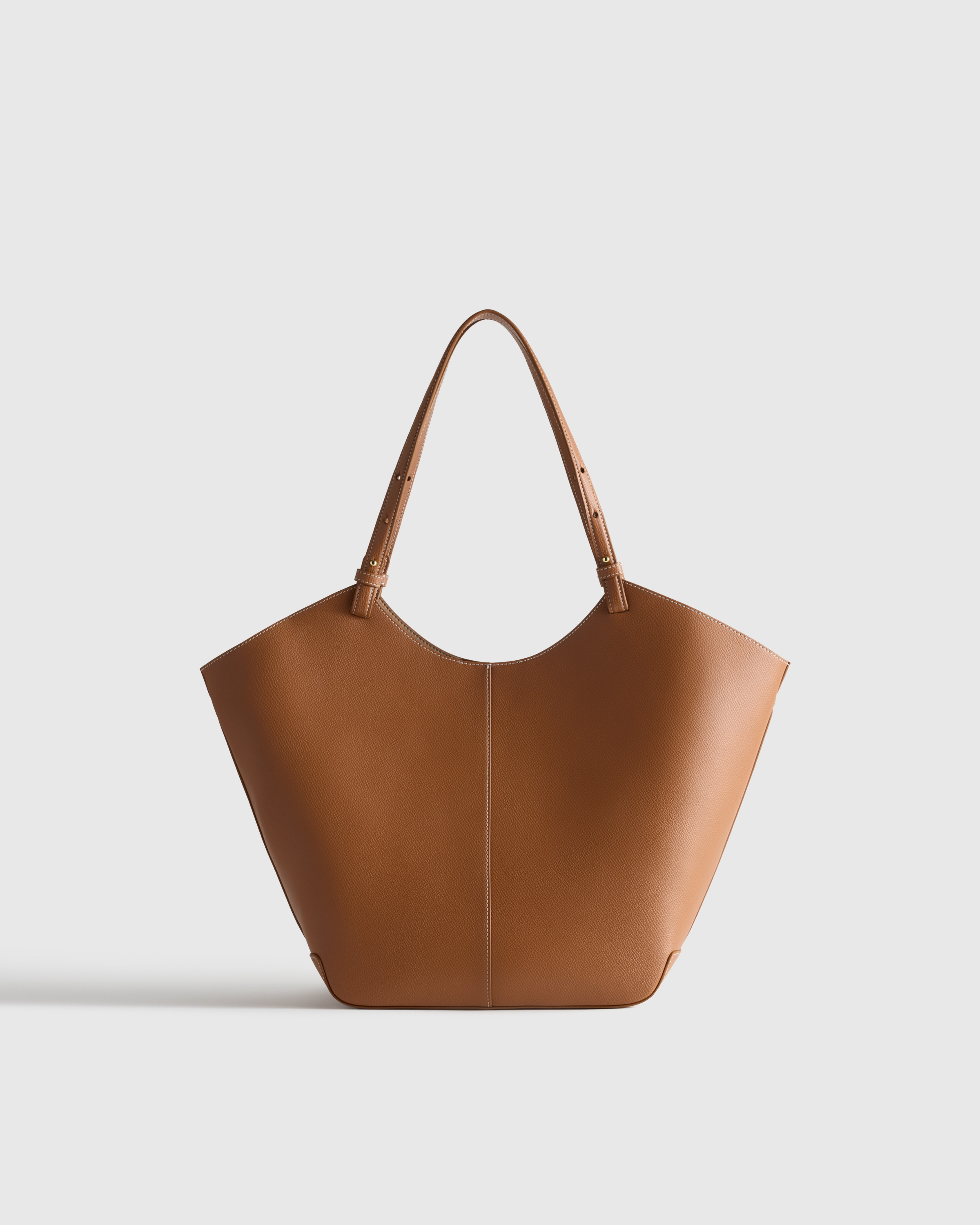 Quince | Women's Italian Leather Trapeze Tote in Black | Quince