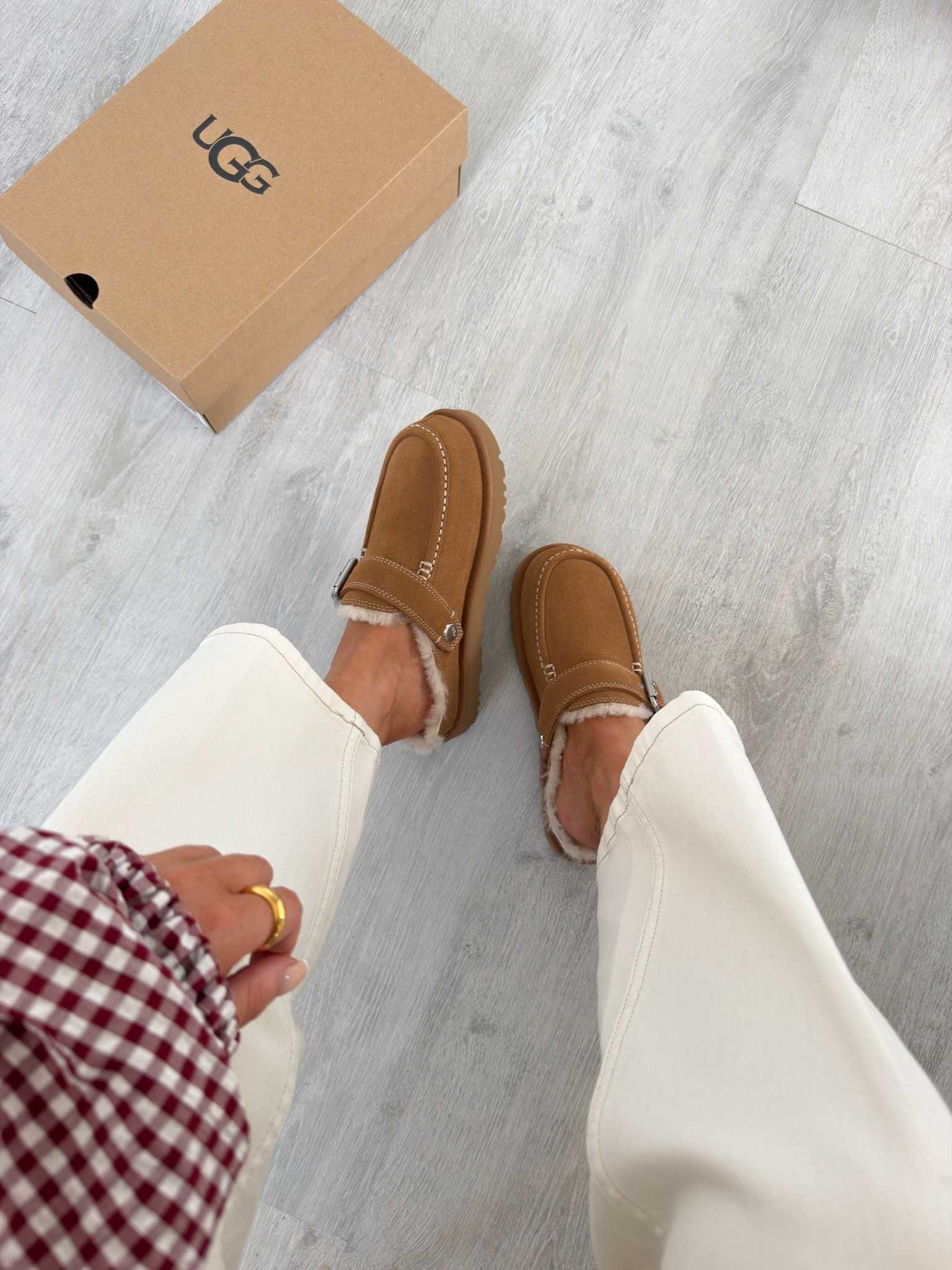 Ugg Evelina clogs - I’m normally a 4 in Uggs but I had to size up in these.

#LTKautumn #LTKjeans #LTKshoes