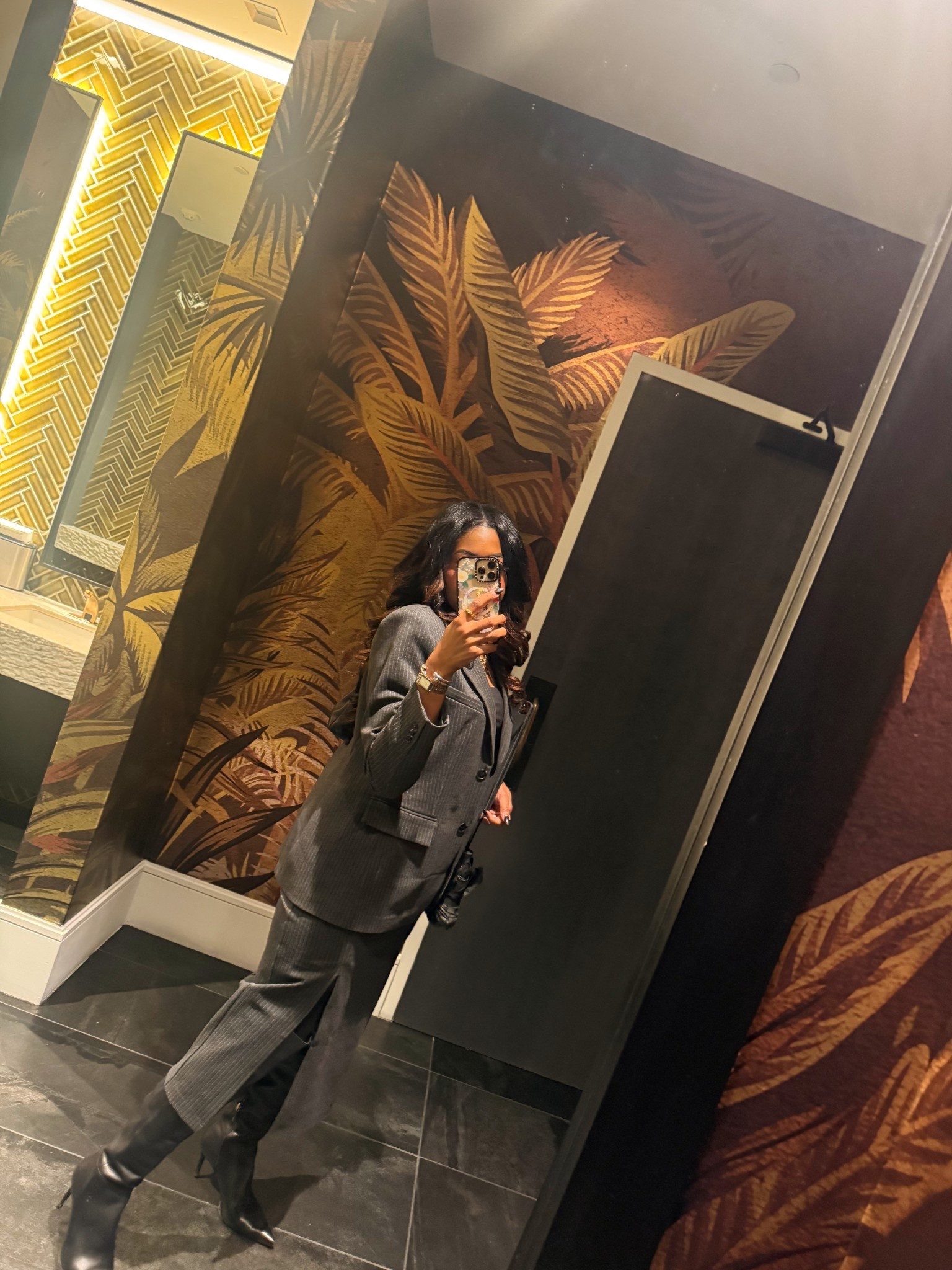 A suiting moment ✨Wearinh my favorite blazer from my “what to wear to work,” post paired with the matching column skirt & my fav schutz boots 🤌


#LTKSaleAlert #LTKWorkwear #LTKMidsize