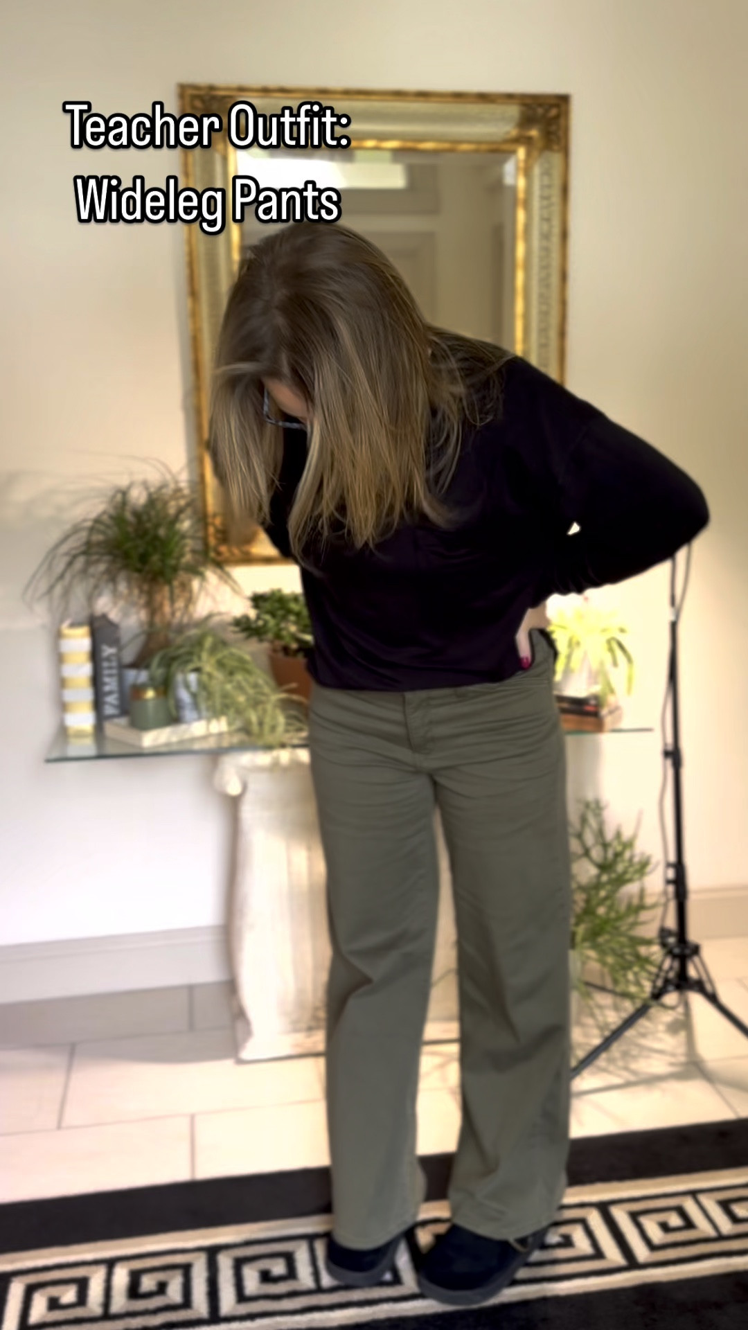 Wide leg jeans 
Levi’s
Green pants
Teacher pants
