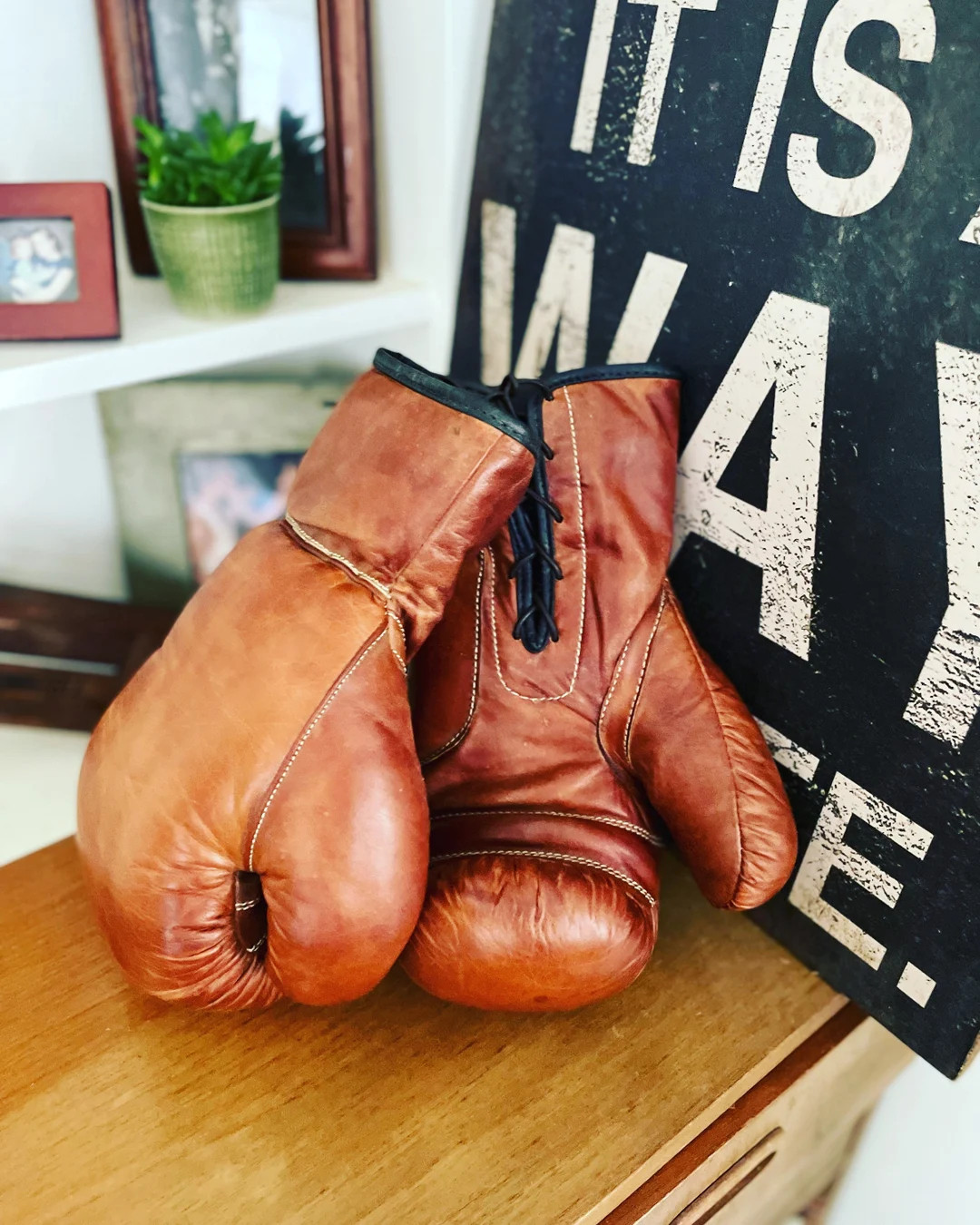 Boxing Gloves Brown Leather Vintage Style Boxing Gloves / Fathers Day Gift / Gift for Boxing Fan ... | Etsy (US)