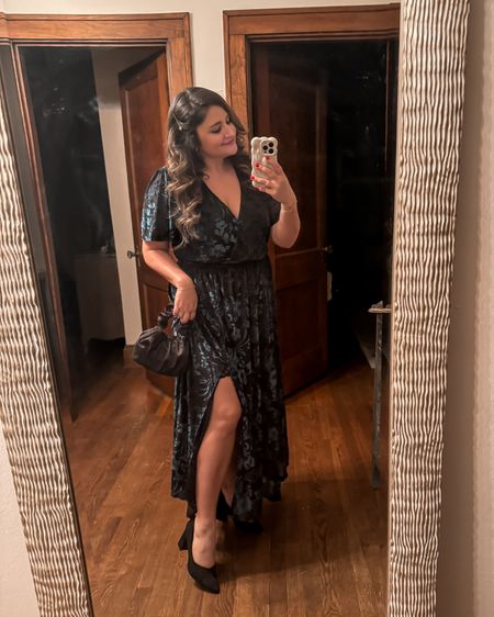 Gorgeous winter occasion dress!

Wearing a size 14 but need a size 12

Gorgeous velvet dress with sleeve would make a perfect wedding guest dress!

Midsize
Curvy
Wedding guest outfit
Winter occasion
Winter dress
Short sleeve dress
Maxi dress
V neck dresss


#LTKwedding #LTKmidsize #LTKfindsunder50