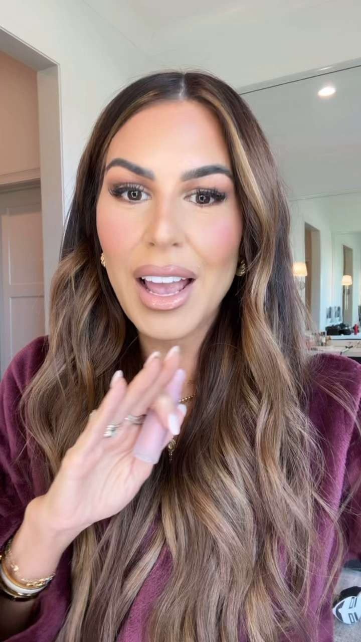 makeup I used today ✨

products and shades listed here:

Nars foundation- Stromboli 
Hourglass concealer- fawn 
Tarte concealer brush
Patrick ta blush duo- she’s a Doll  
dibs highlight- moondust 
LYS bronzing stick- harmony
Natasha denona eyeshadow palette 
Makeup by Mario F4 brush 
Make up by Mario lip liner- Travis
Lawless lipgloss- strawberry shortcake
Mac lipstick- creme cup
clarins double serum
charlotte tilbury flawless filter 

 #LTKgrwm #LTKselfcare #LTKBeauty