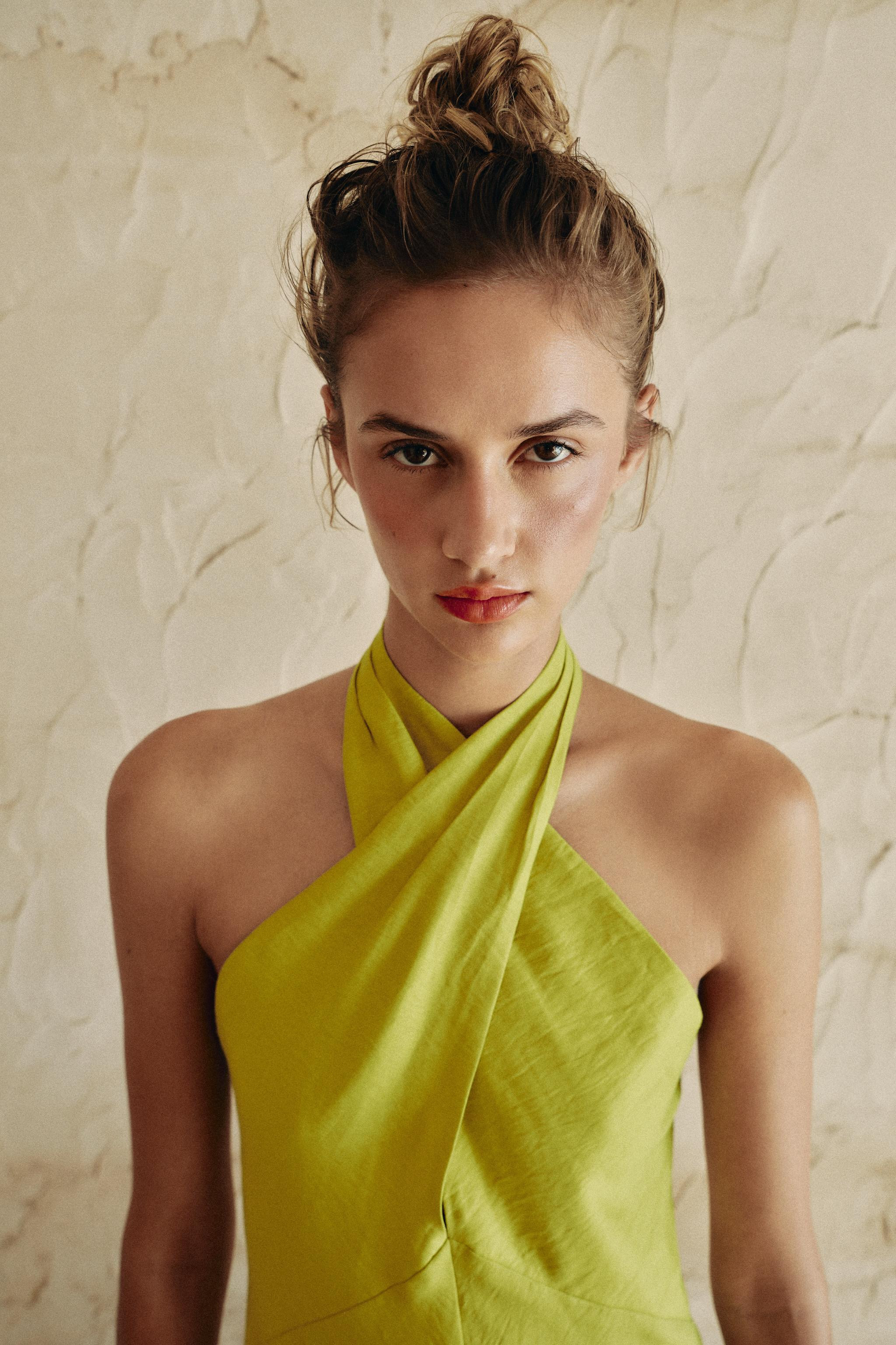 HALTERNECK WRAP MIDI DRESS WITH LINEN | Zara UK
