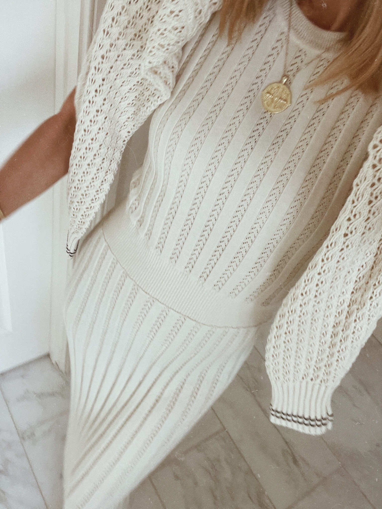 Casual summer outfit 
Sweater dress wearing size small
Cellajaneblog 