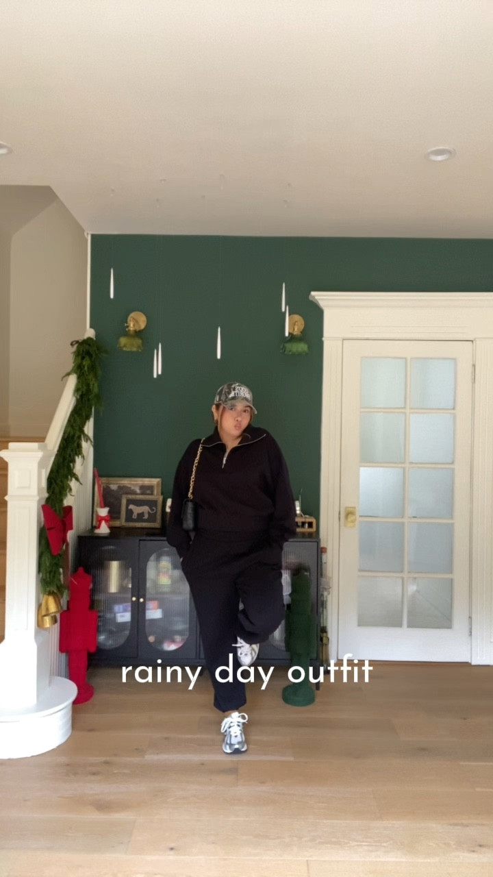 A cute little rainy day outfit, old navy style, old navy sweater 

#LTKMidsize #LTKFindsUnder50 #LTKSeasonal