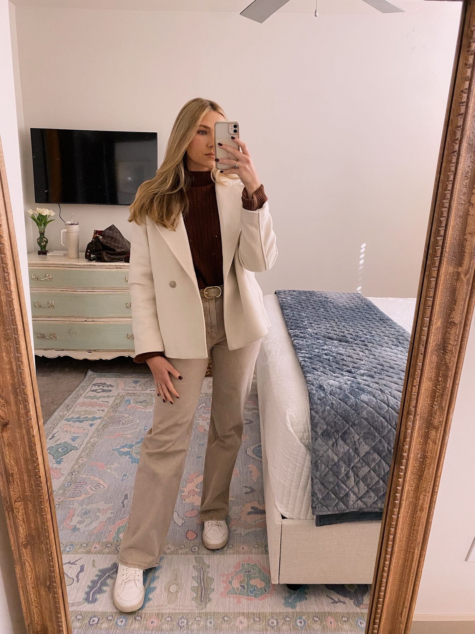 What I Wore! Casual Friday 🧸

casual Friday // Abercrombie jeans // neutral outfit // winter style

#LTKstyletip #LTKmidsize #LTKSeasonal