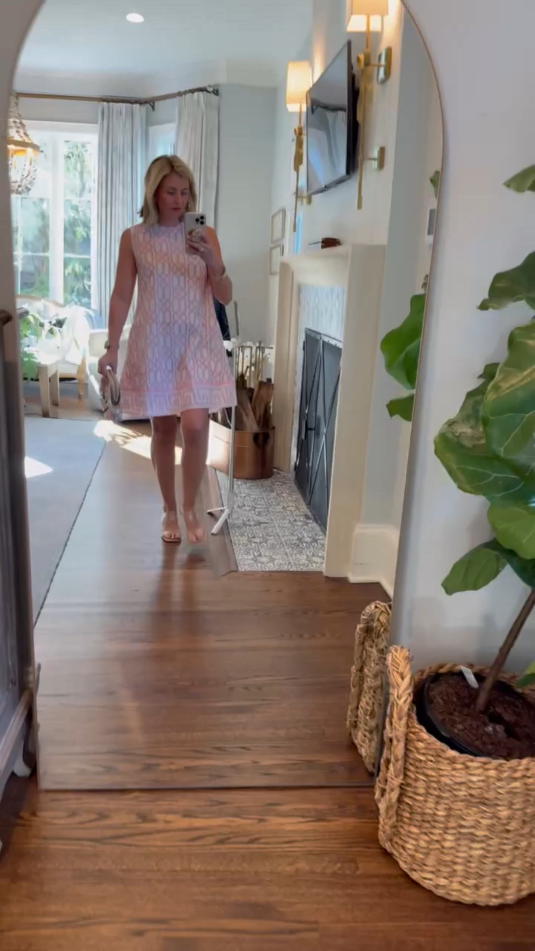 I’m such a sucker for pink and white! This is soooooo good!! Perfect for your next event! I wear an xs. 

Use my code mixandmatch15

#LTKOver40 #LTKdayinmylife #LTKmomlife