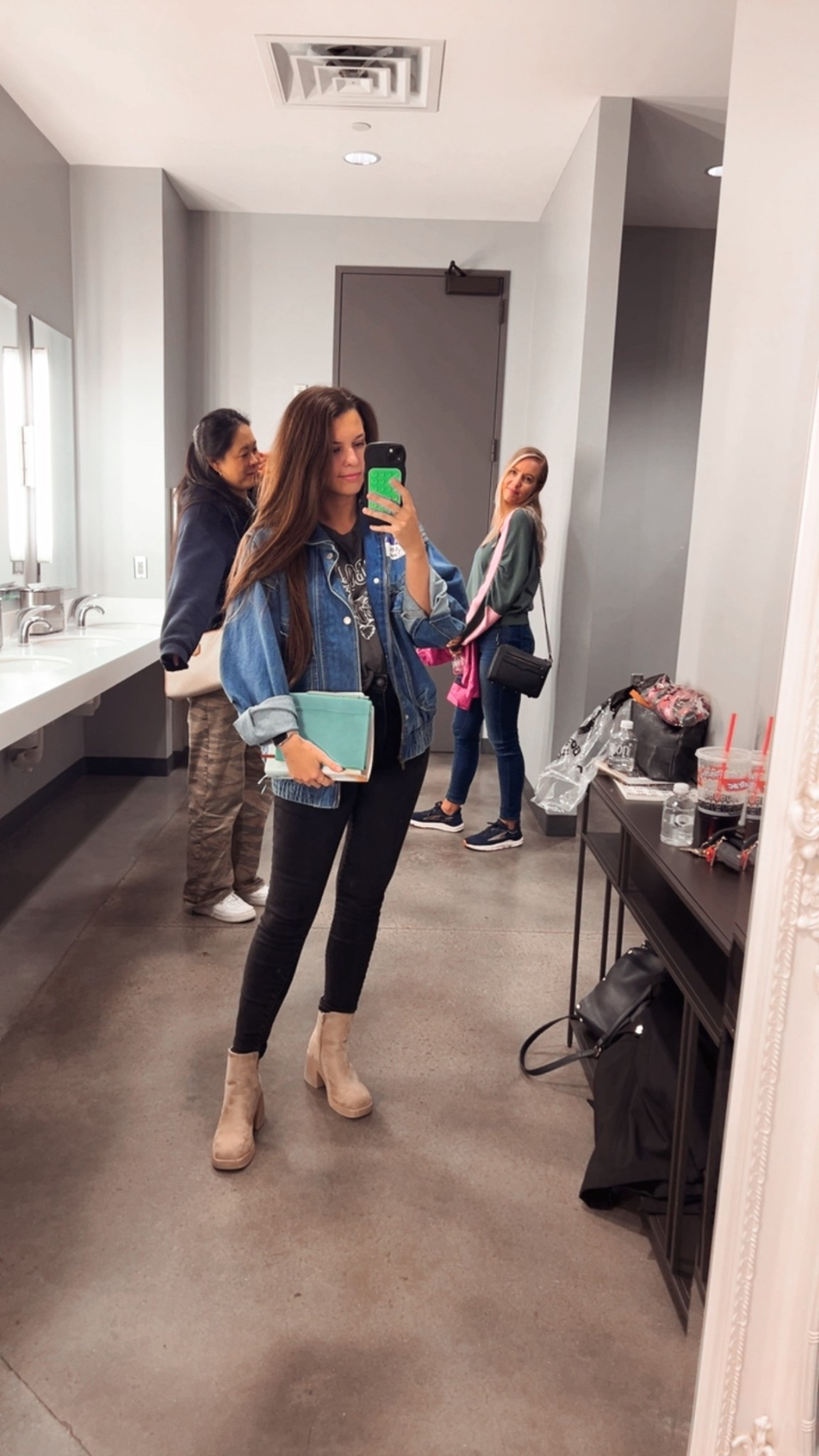 // denim jacket is on sale 50% off // 

#LTKSaleAlert #LTKdayinmylife #LTKootd