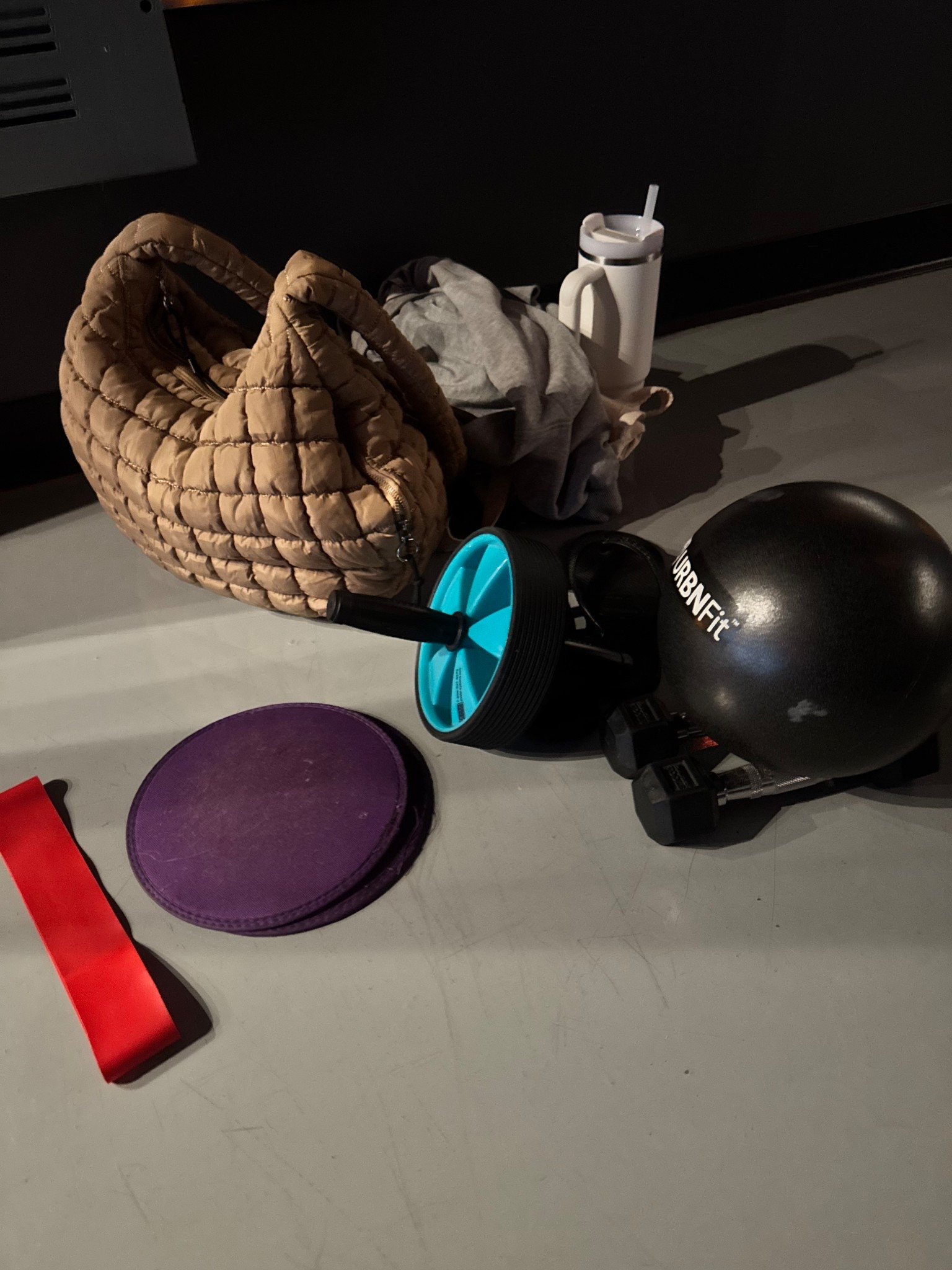 
#fashion&passion #gymoutfit #gymessentials #sweatinstyle #flyageless  #midlife #fashionover40 #stylereel #LTKStyle #ootd #outfitcheck #outfitdetail #fitcheck

#LTKOver40 #LTKActive #LTKFamily