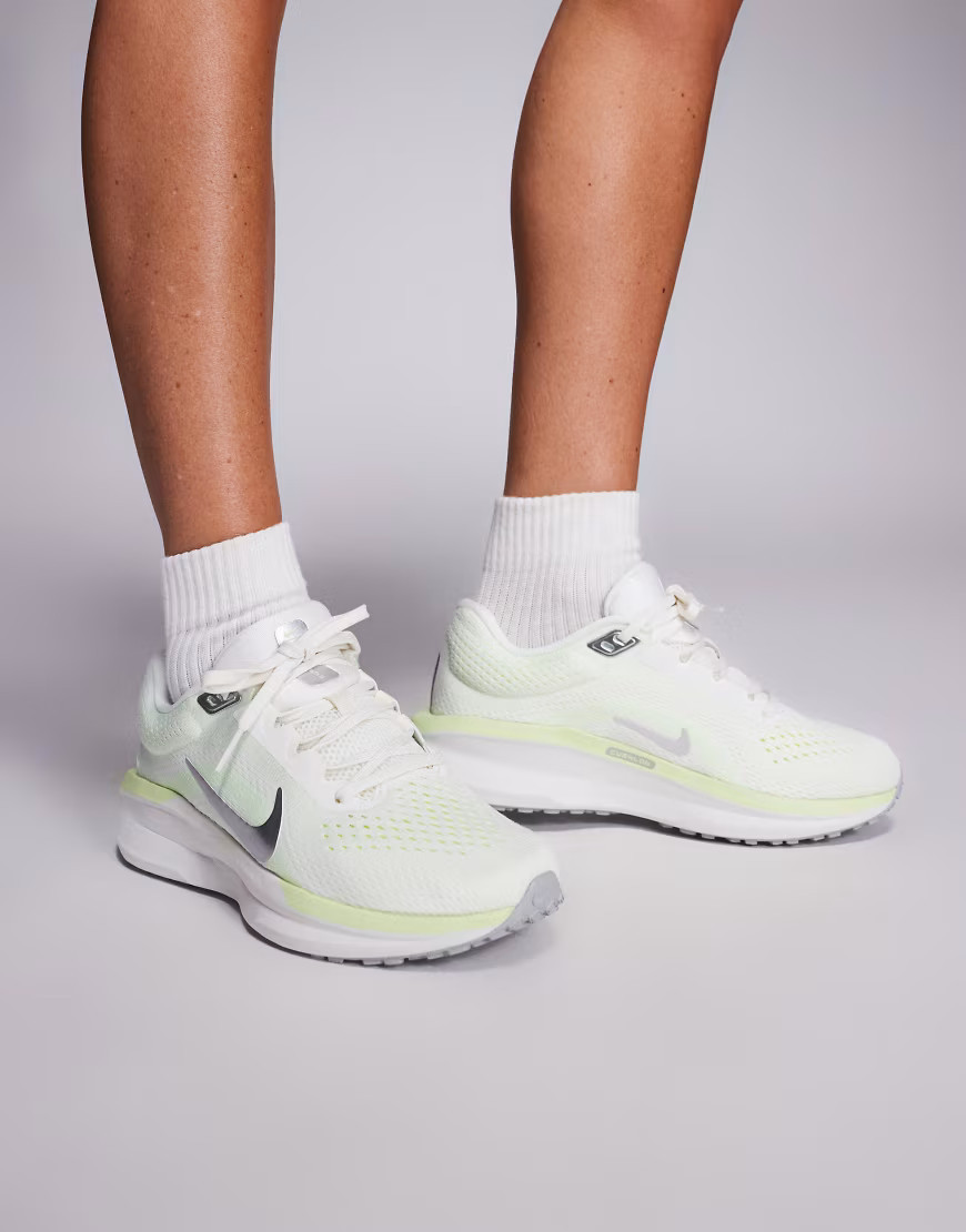 Nike Running Air Winflo 11 trainers in white and green | ASOS (Global)