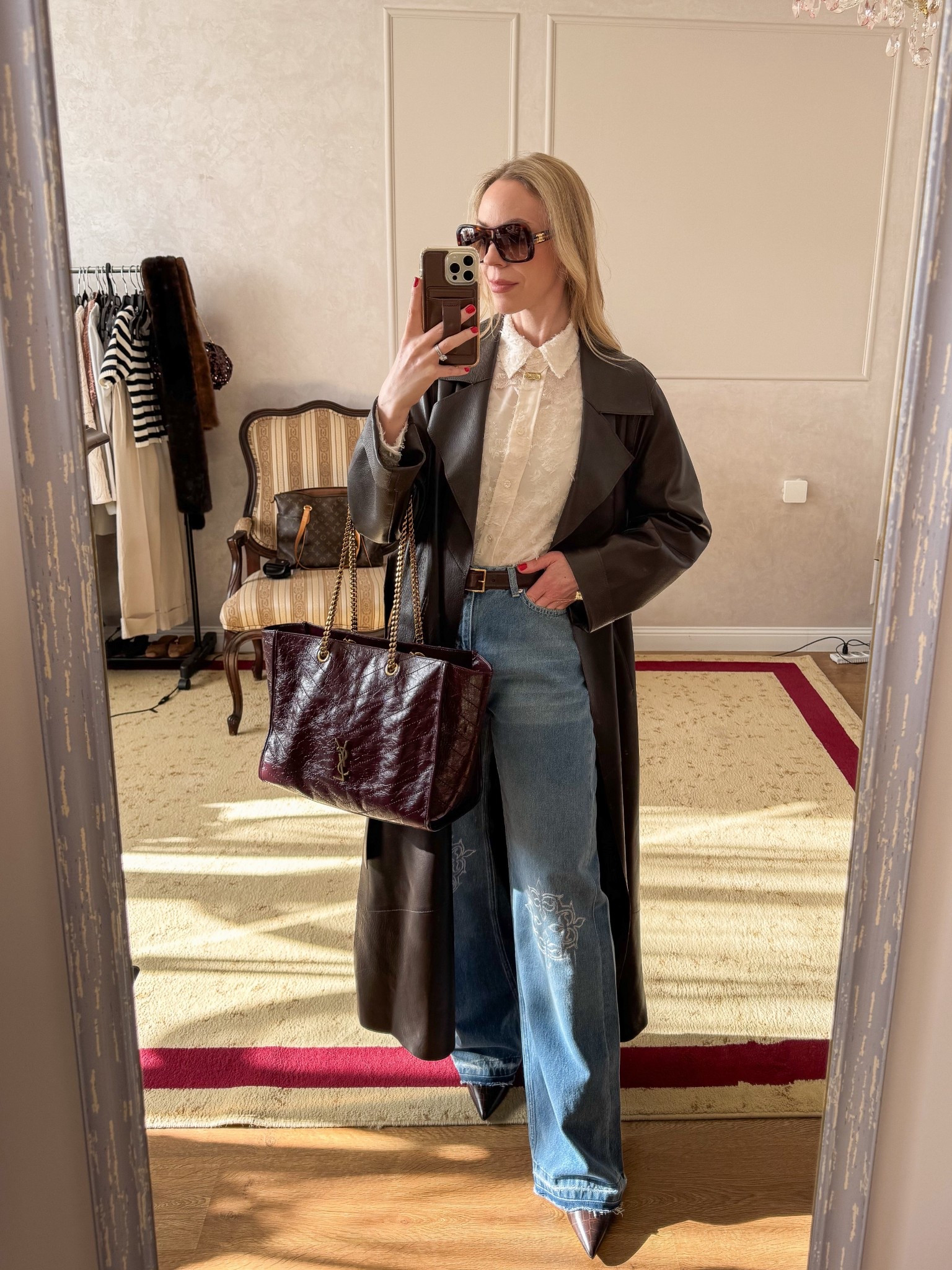 Work outfit of the day

Leather trench coat, lace top, embroidered denim, burgundy YSL tote bag, business casual workwear 

#LTKOver40 #LTKootd #LTKWorkwear