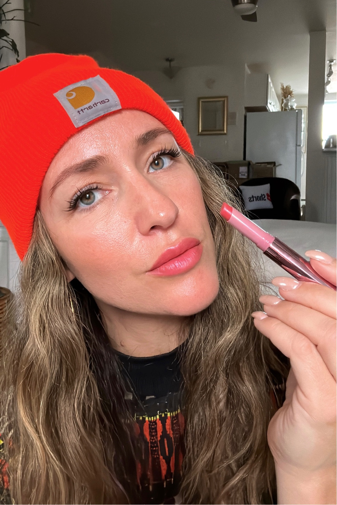 Creamy and the long lasting (wore twice through lavish dinners and was impressed!) 