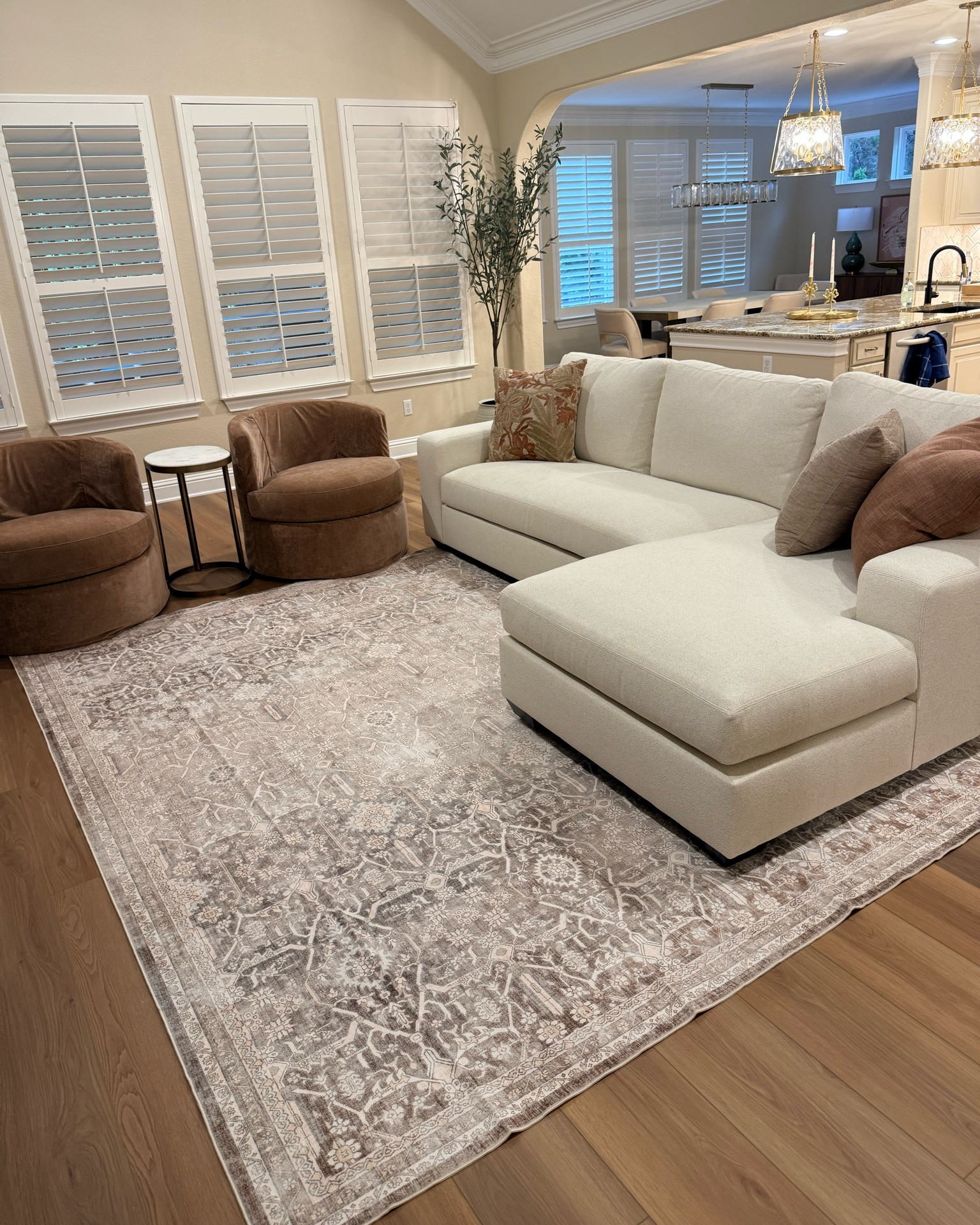 Absolutely LOVING my new rug from Lahome! I have also linked all my new pieces from Pottery Barn. All pillows linked are on SALE!

#LTKHome