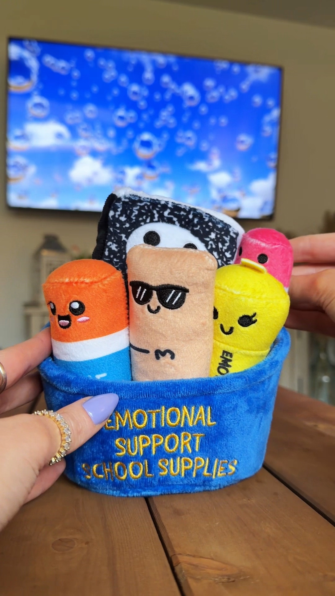 Some kids just need a little extra comfort during school ✏️ How cute are these school supply plushies!! 

#plushies #schoolsupplies #emotionalsupport 