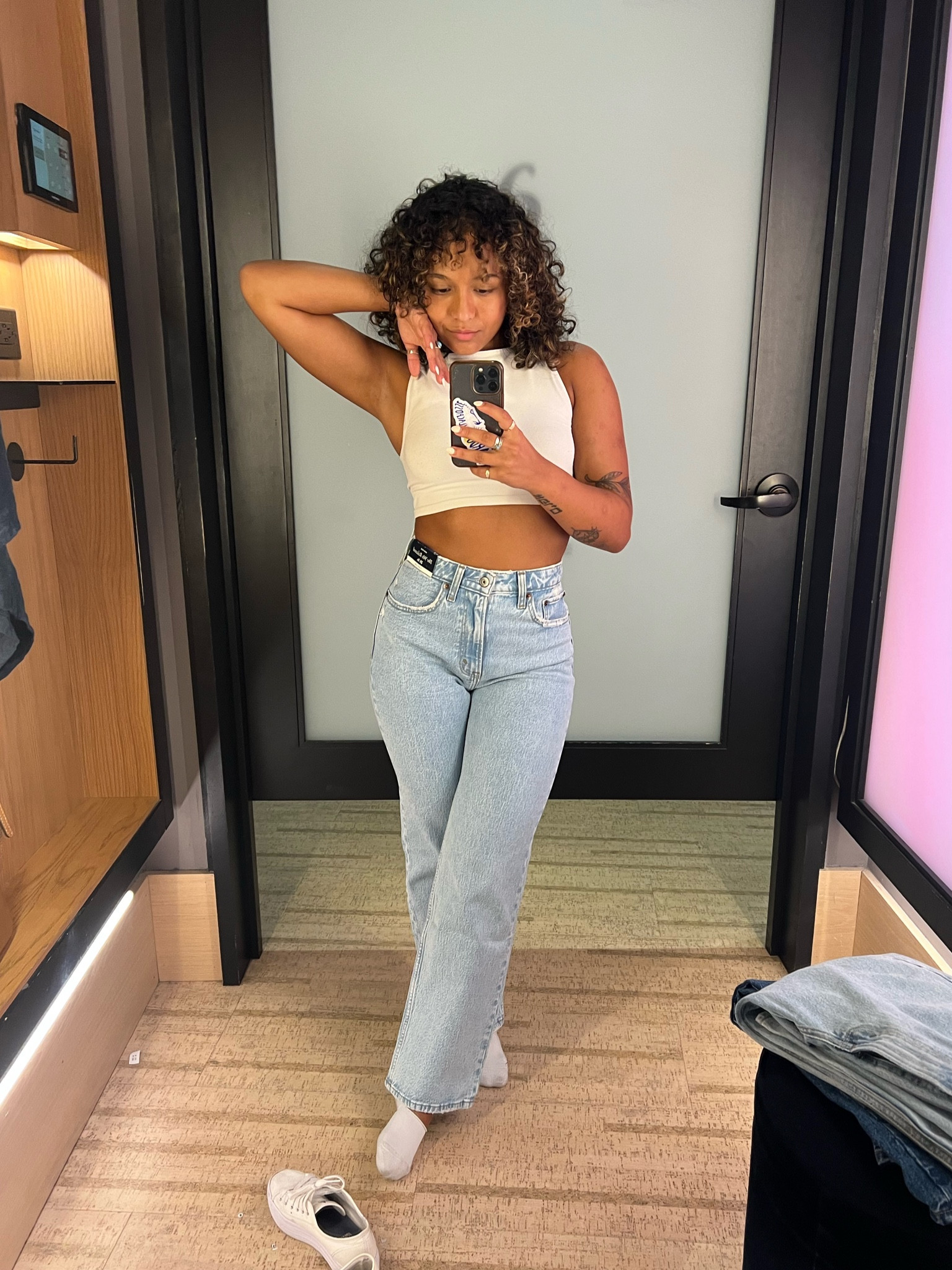 THE ABERCROMBIE CURVE LOVE JEANS ARE WORTH EVERY PENNY!! cheaper online than in store! 

SO flattering on the bum :) 



#LTKsalealert #LTKfindsunder100