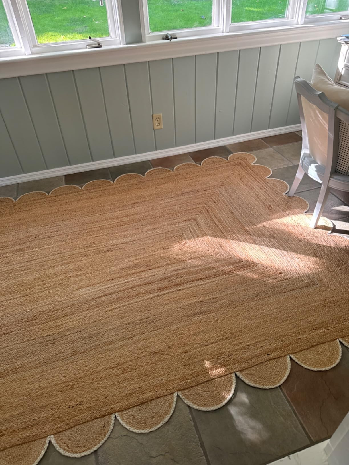Scalloped Natural Jute Area Rug, Off White Trim, 2'x3' | Amazon (US)