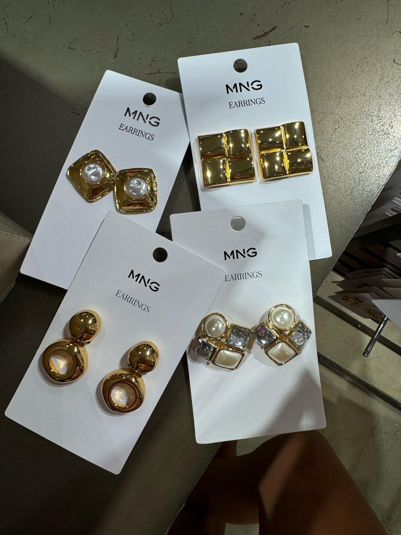 Mango is SO GOOD for earrings 🤍 these are a few of my favourites I’ve found in store recently.. 