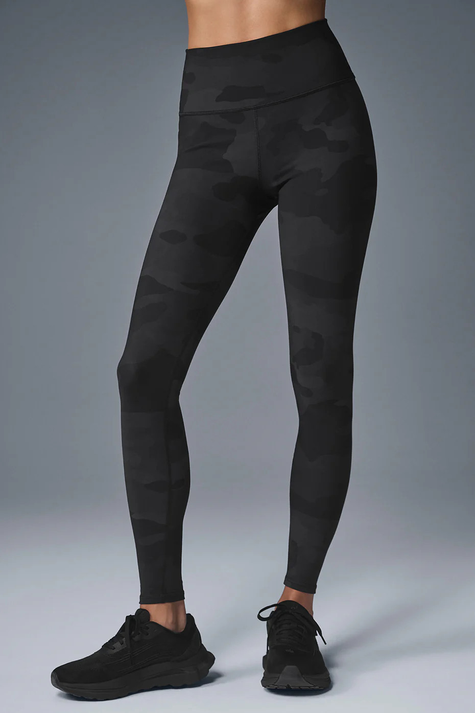 ALO | High-Waist Camo Vapor Legging in Black Camouflage, Size: Small | Alo Yoga