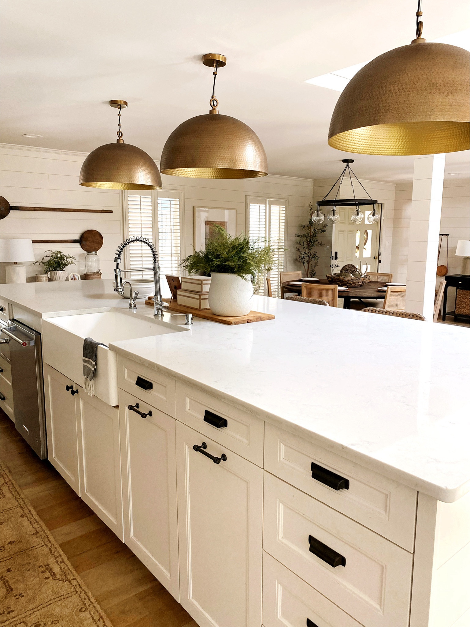 Kitchen inspo, kitchen decor, island pendant, kitchen island

#LTKHome #LTKStyleTip #LTKSaleAlert