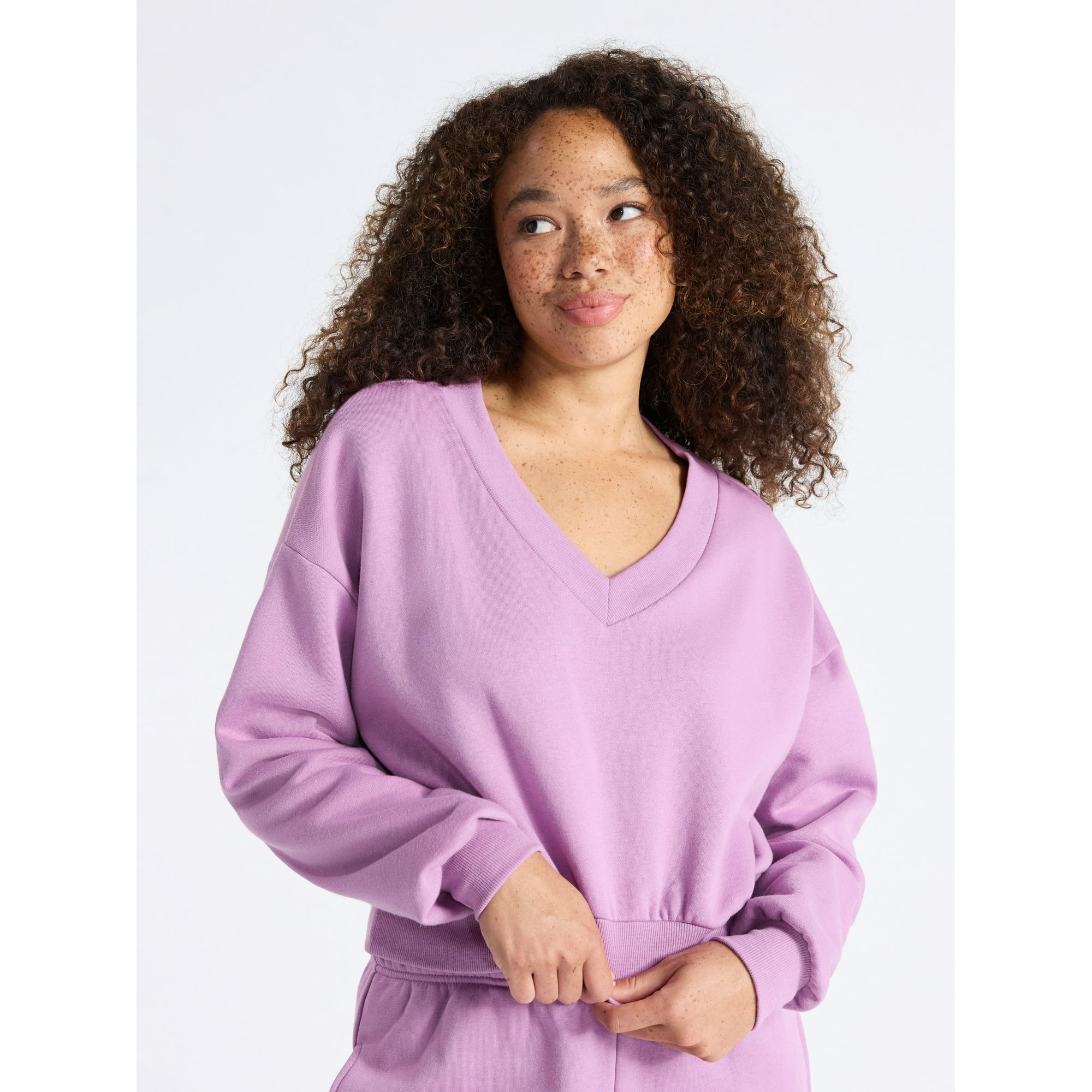 No Boundaries V-Neck Fleece Cropped Sweatshirt, Women's | Walmart (US)