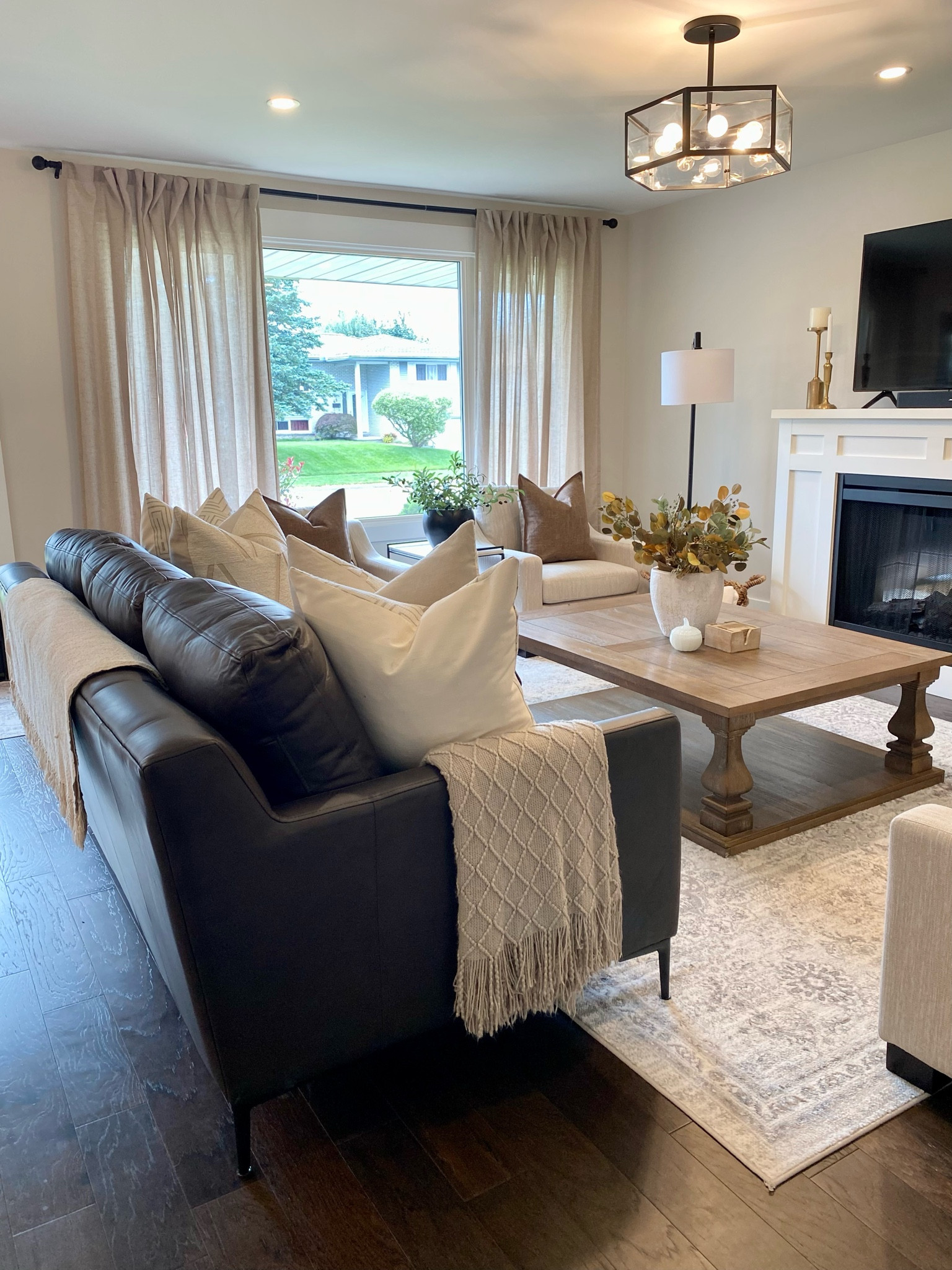 Living room decor!

Neutral living room, area rug, minimalist decor 

#sunday #sundayreset #resetfortheweek #resetroutine #falldecor #fallvibes #falldecorinspo #shelfstyling #shelfstyle #shelfstylingideas #shelfstylinginspo #kitchendesign #kitchendecor #kitcheninspiration #kitchenremodel #neutralhome #neutralhomedecor #neutral #neutraldecor #neutralstyle #neutraltones #neutralaesthetic #homedesign #homedecor #homesweethome #home #homestyle #homeinterior #organicmodern #organicmoderndesign 

#LTKfindsunder100 #LTKhome #LTKstyletip