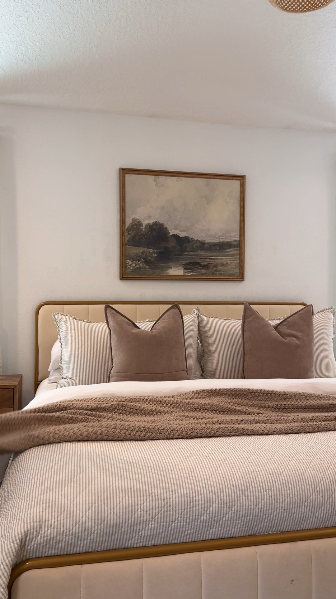 Neutral bedding 
Duvet has 8 ties & hidden zipper! 

Amazon home, bedding, bedroom 

#LTKSaleAlert #LTKHome #LTKSeasonal