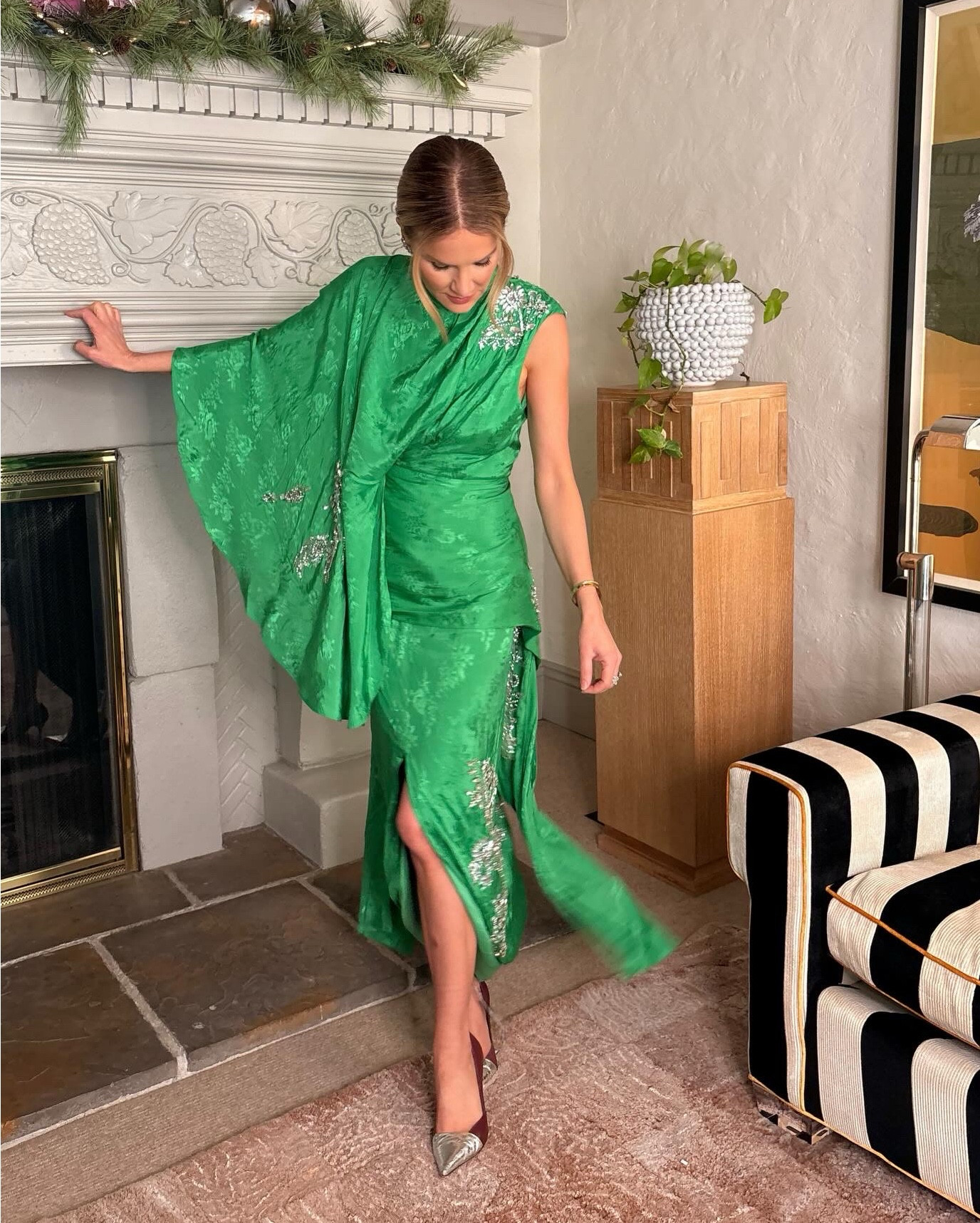 Green holiday dress that won’t break the bank ❤️ 

ASOS, vintage dress, boho style, Christmas outfit, holiday outfit, rhinestones, holiday party 


#LTKSeasonal #LTKHoliday #LTKootd