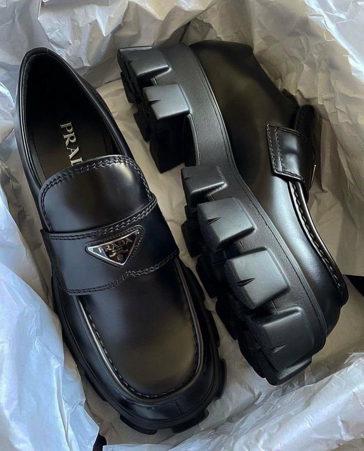 Prada Loafers

#LTKsale #LTKcanada #LTKstyletip