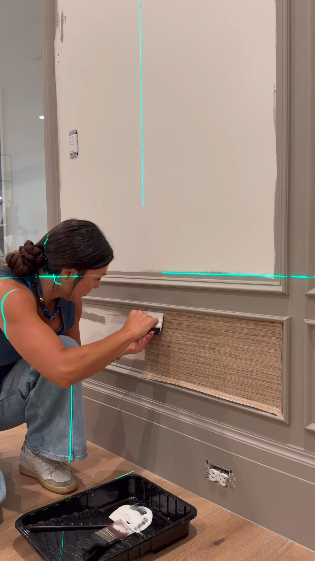 DIY grass cloth wallpaper with laser level. 
Wide leg jeans and scoop neck tank top. 
Anthro look alike chunky beaded necklace

#LTKdayinmylife #LTKSaleAlert #LTKHome